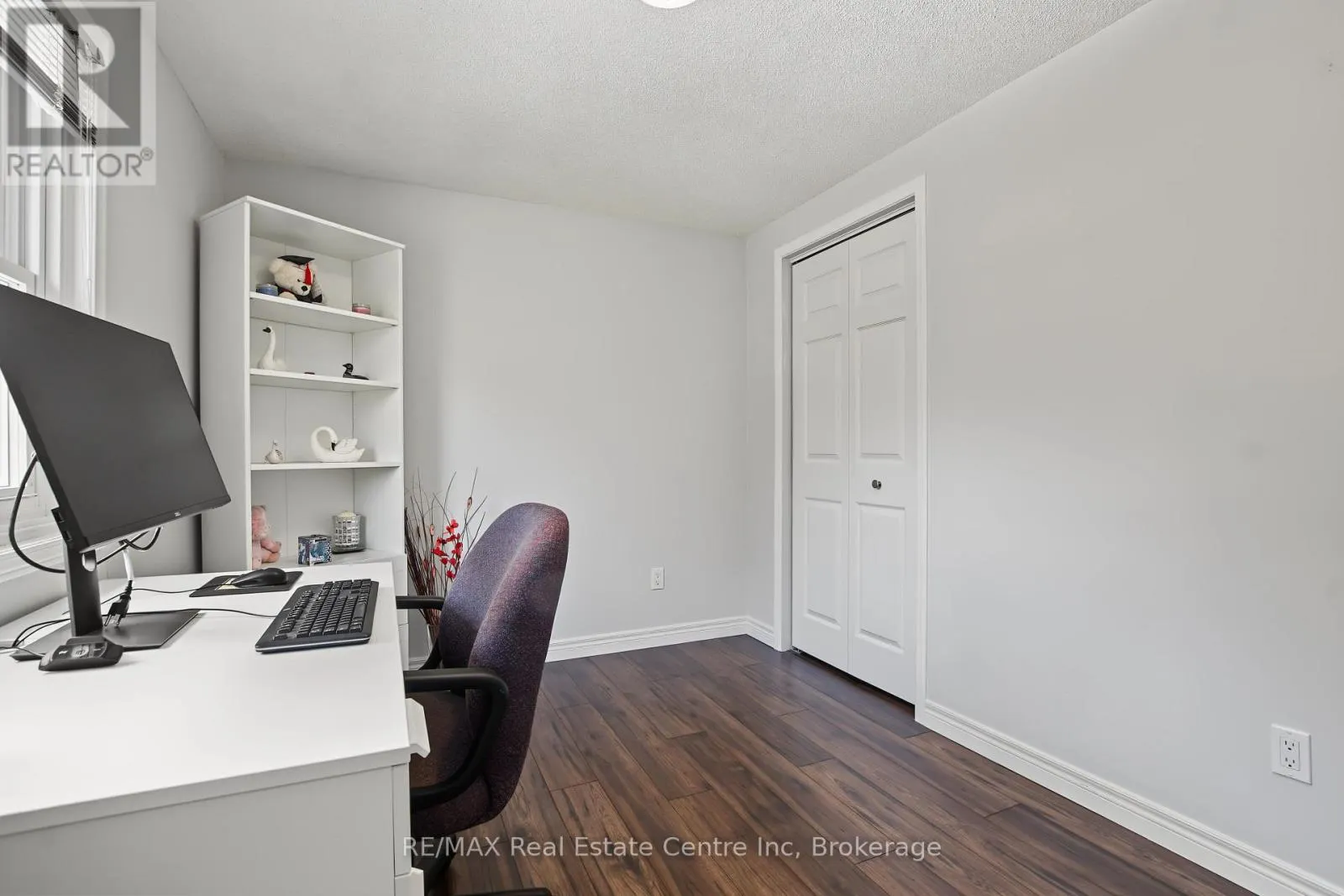 210 ELMIRA ROAD S
