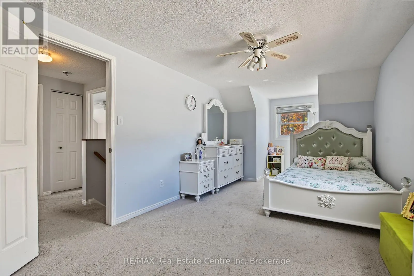 210 ELMIRA ROAD S