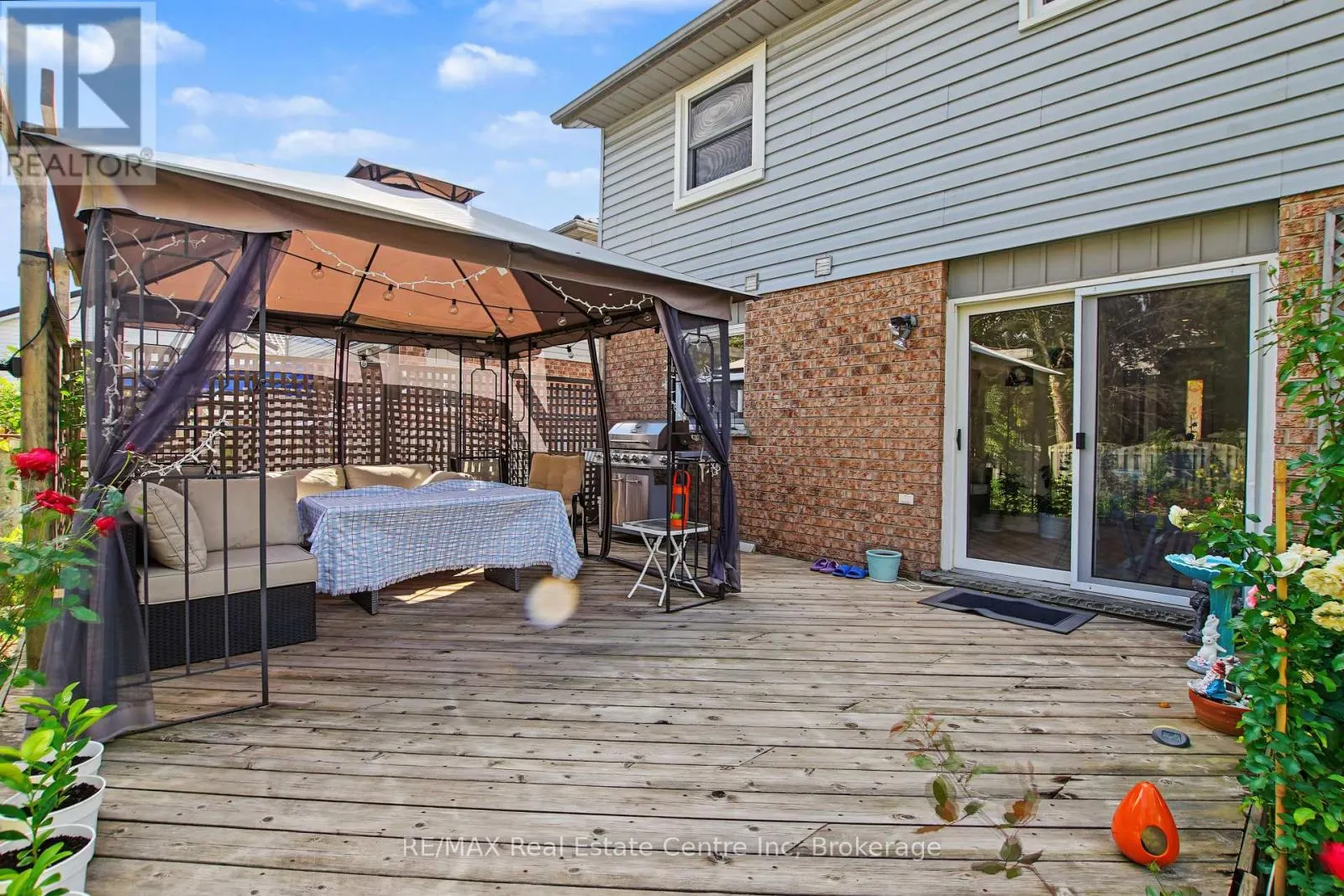 210 ELMIRA ROAD S