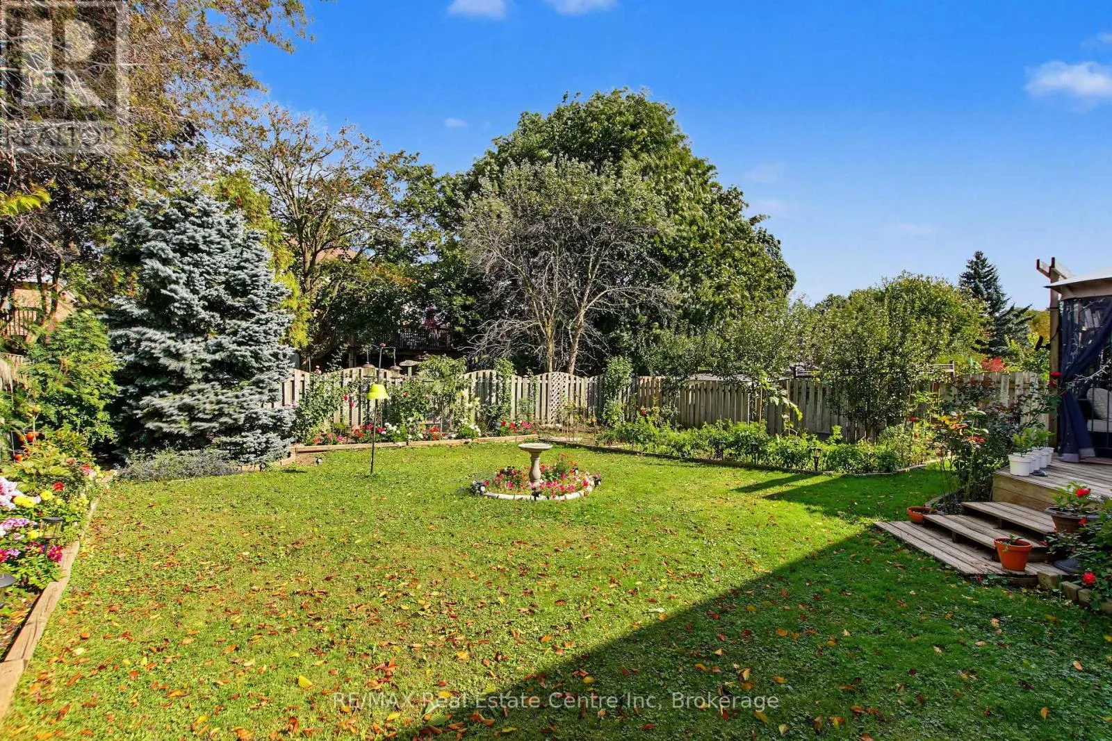 210 ELMIRA ROAD S