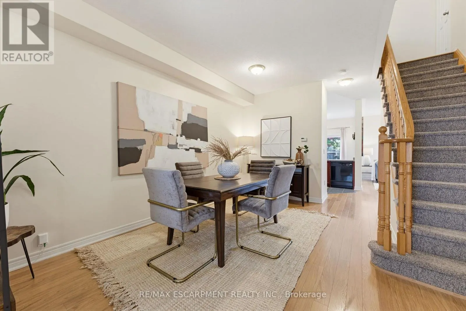 63 GOLDEN IRIS CRESCENT