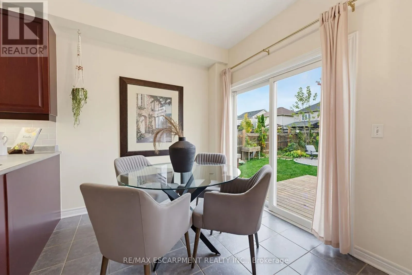 63 GOLDEN IRIS CRESCENT