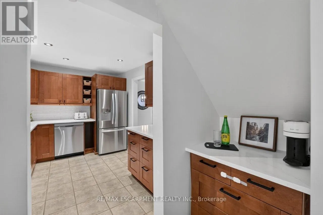 173 MAIN STREET W