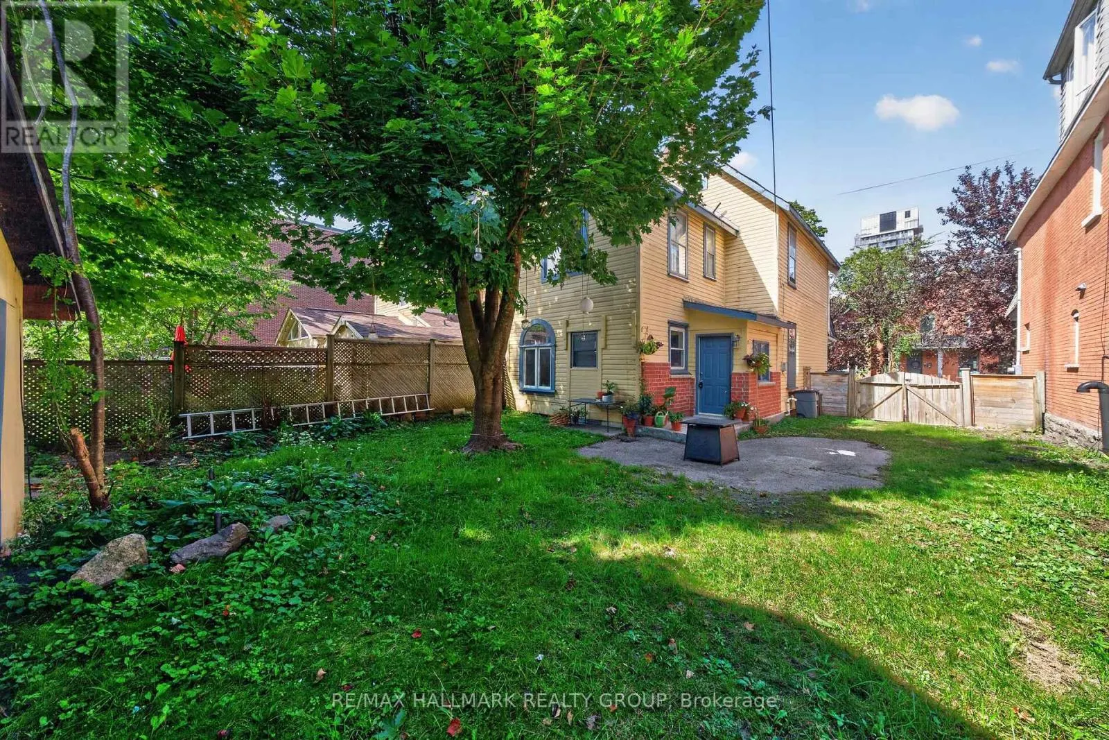 182 PRETORIA AVENUE