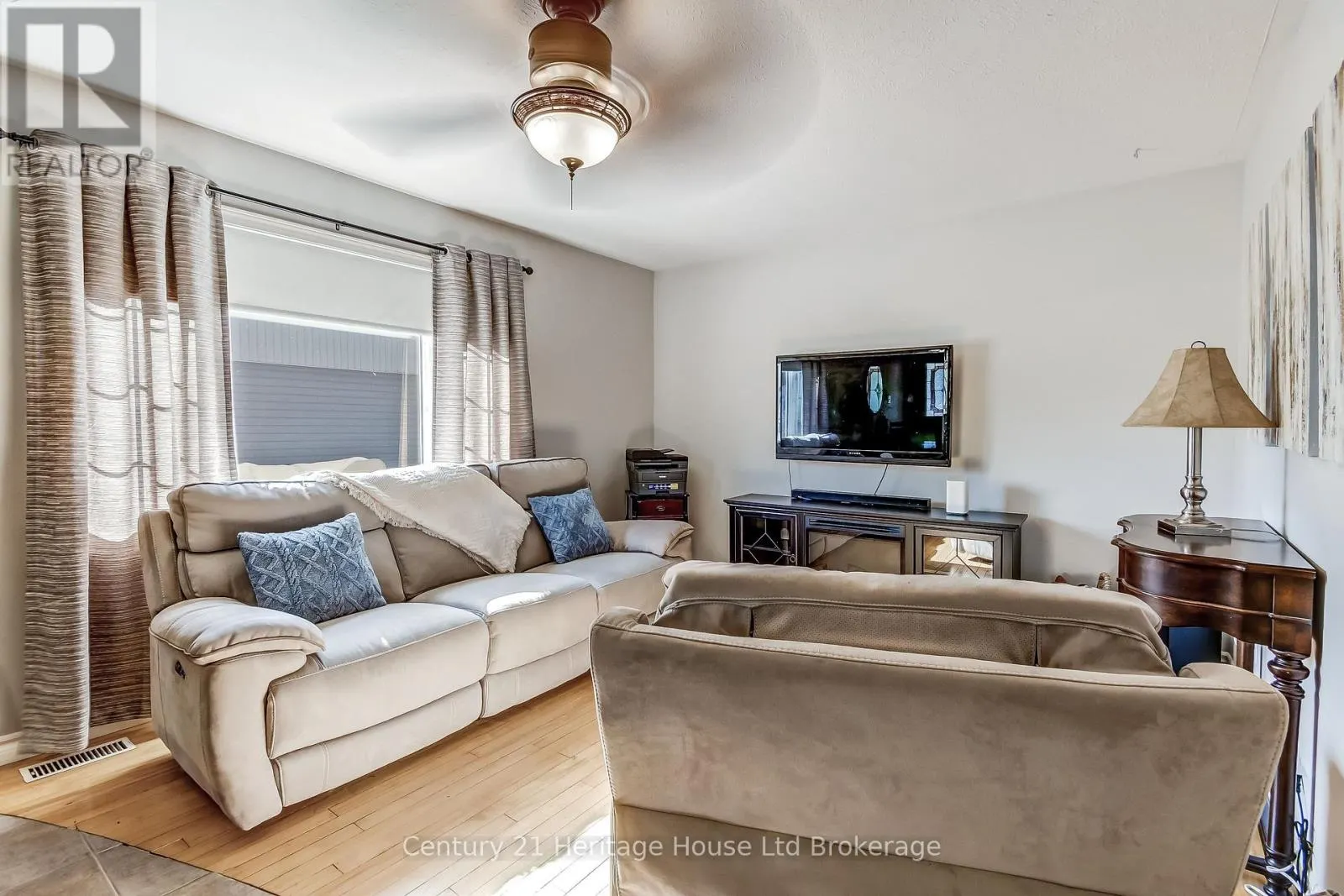 36 ALEXANDER DRIVE