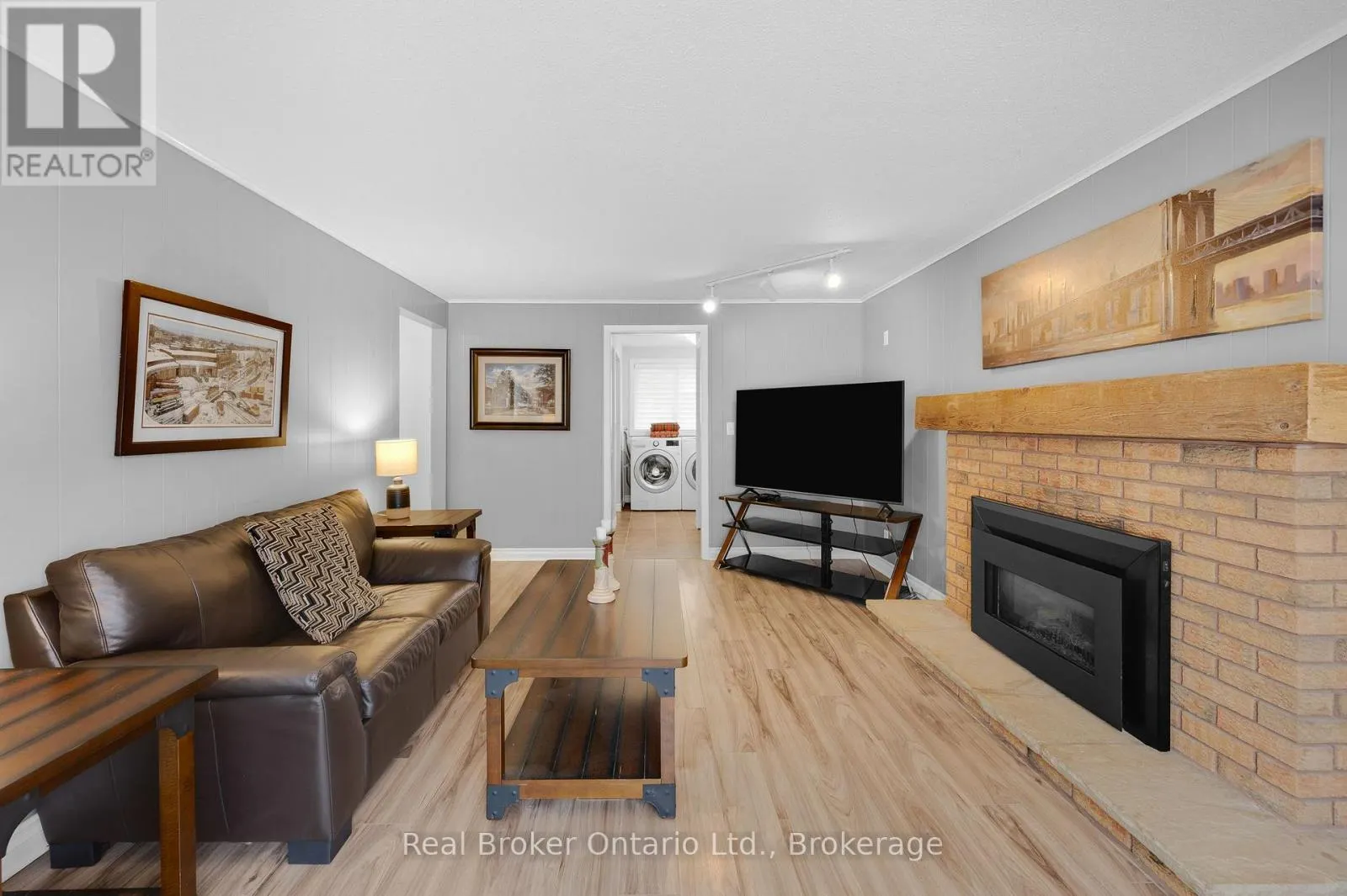 30 WESTWOOD CRESCENT