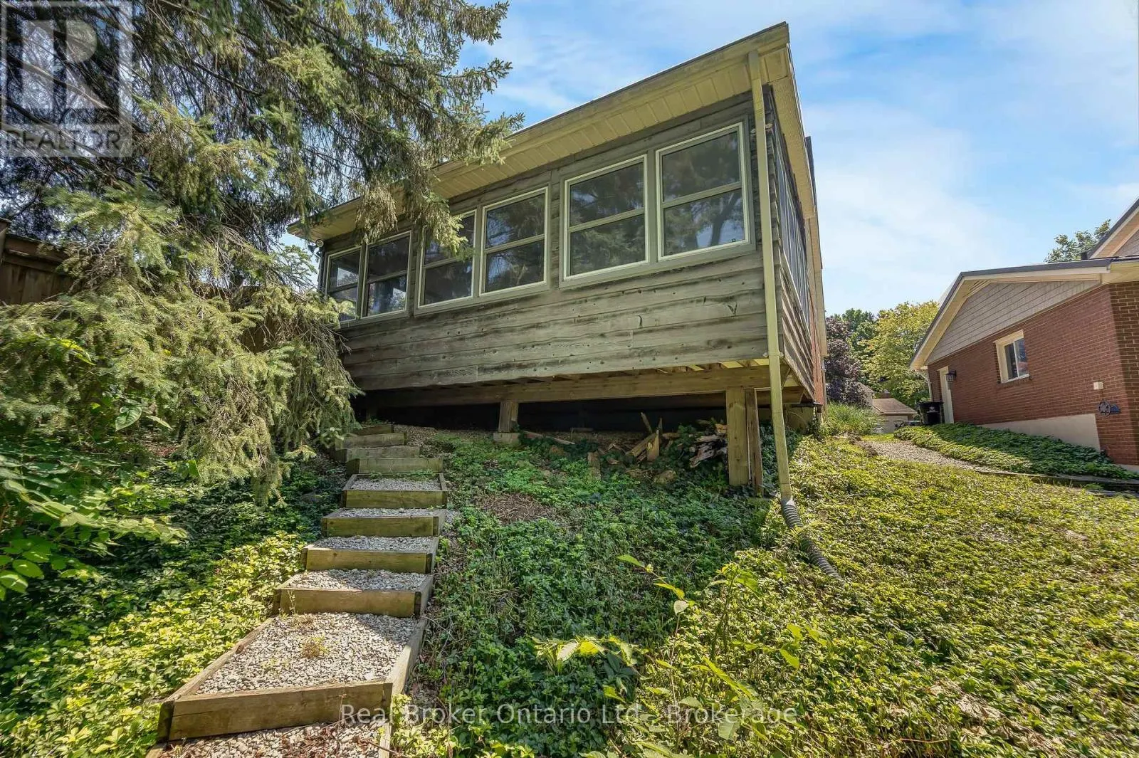 30 WESTWOOD CRESCENT