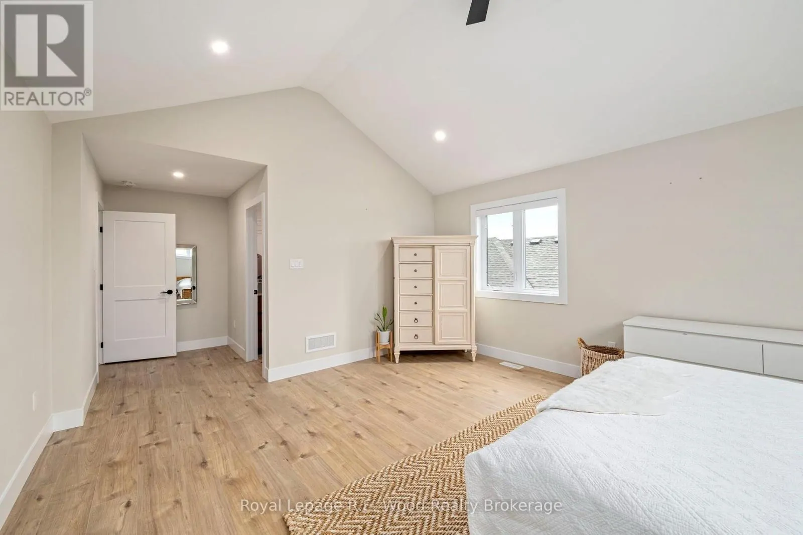 19 ROYAL DORNOCH DRIVE