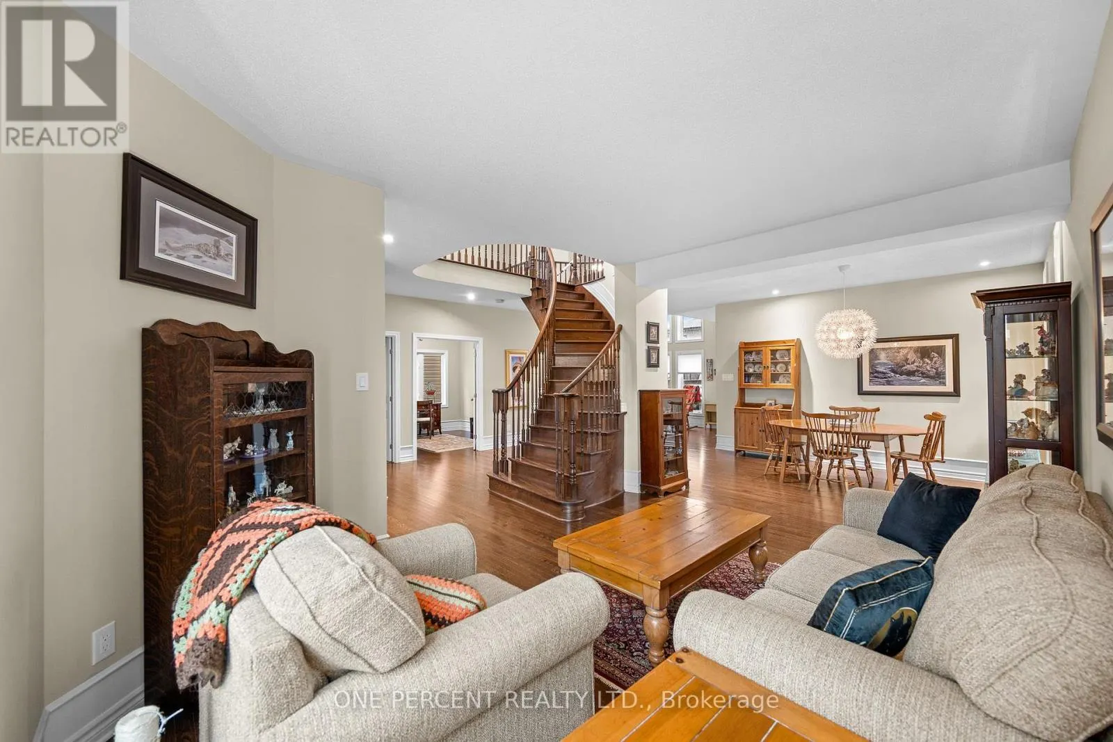 324 ROSINA WAY