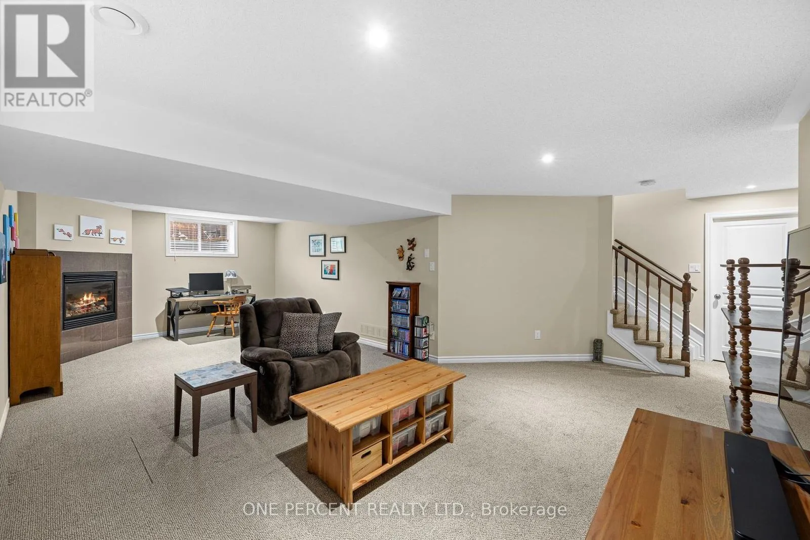 324 ROSINA WAY