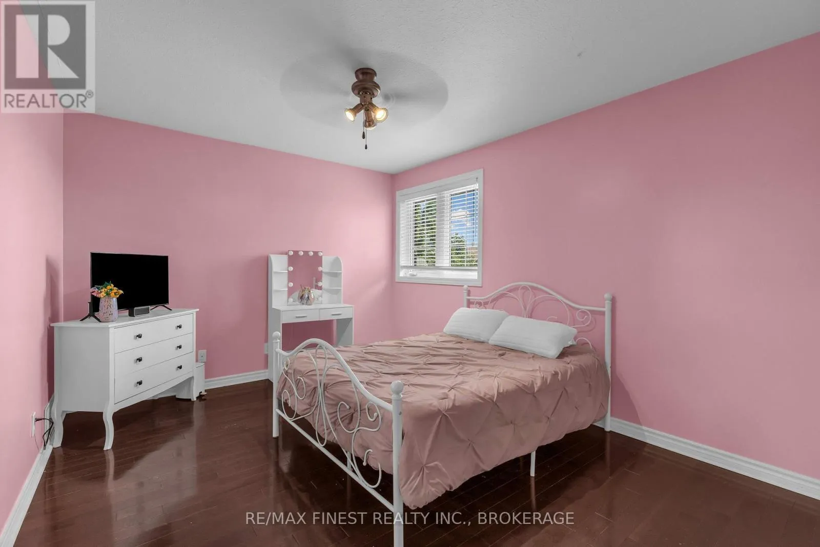 1208 GREENWOOD PARK DRIVE
