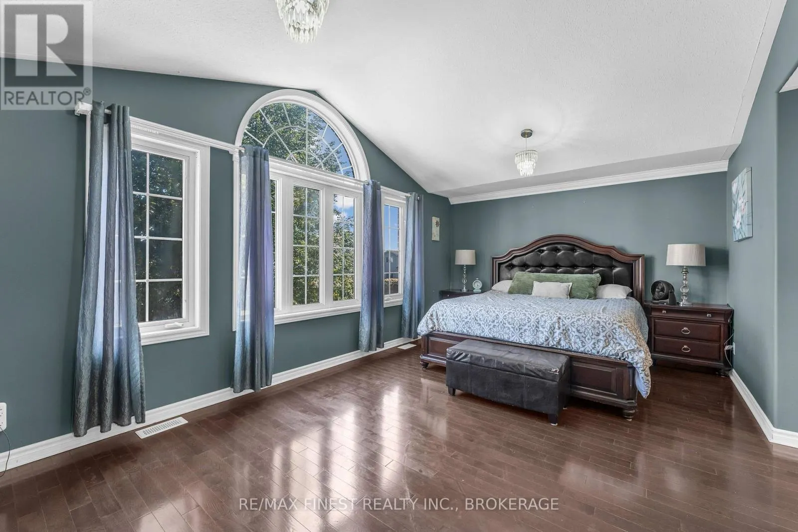 1208 GREENWOOD PARK DRIVE
