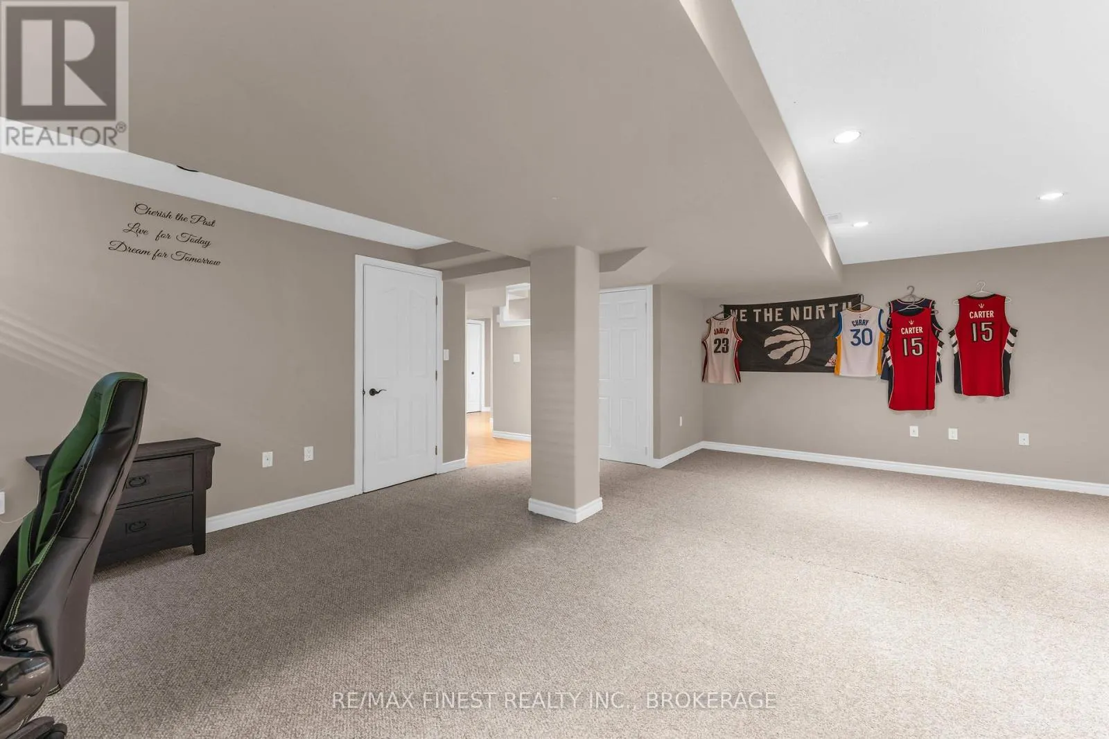 1208 GREENWOOD PARK DRIVE