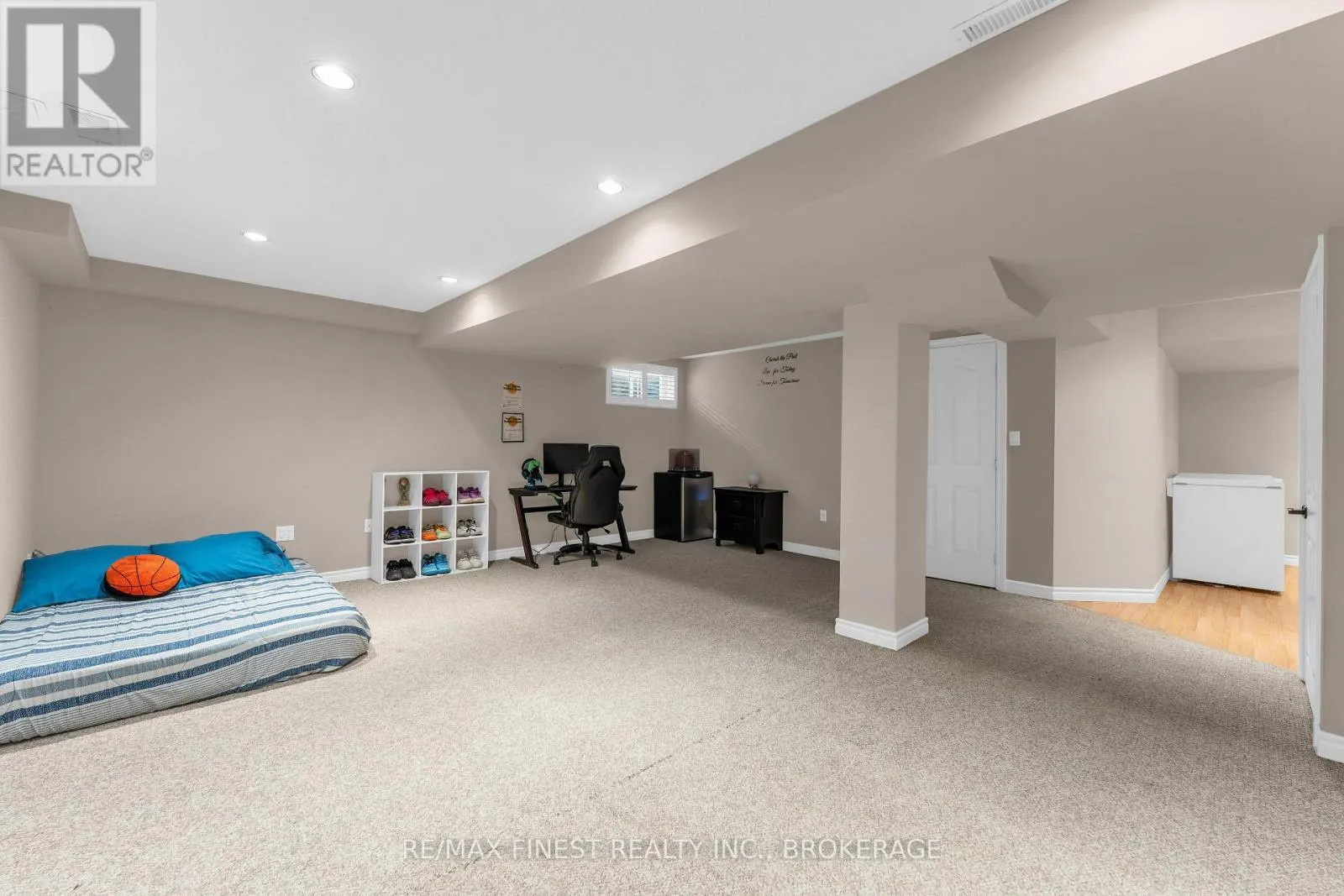 1208 GREENWOOD PARK DRIVE