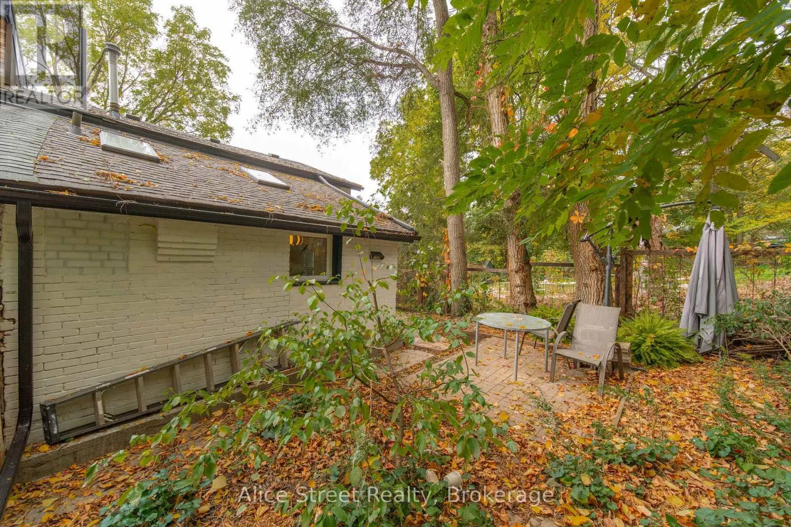 39 ARTHUR STREET N