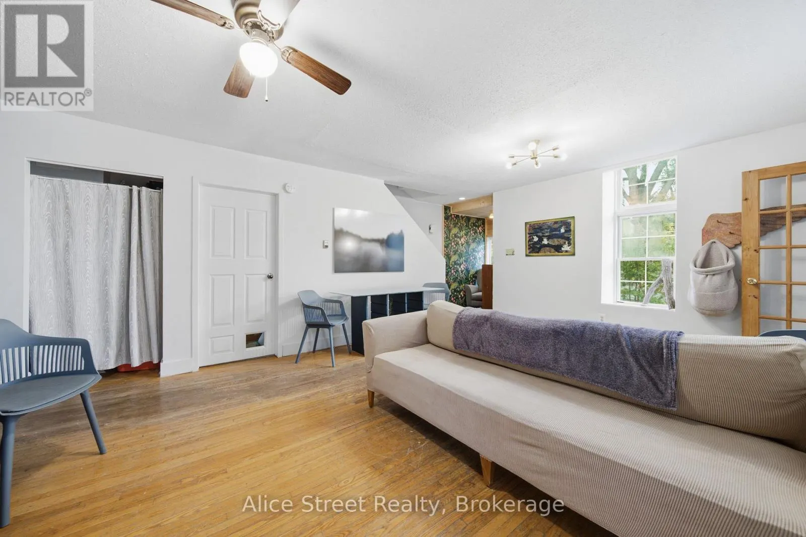 39 ARTHUR STREET N
