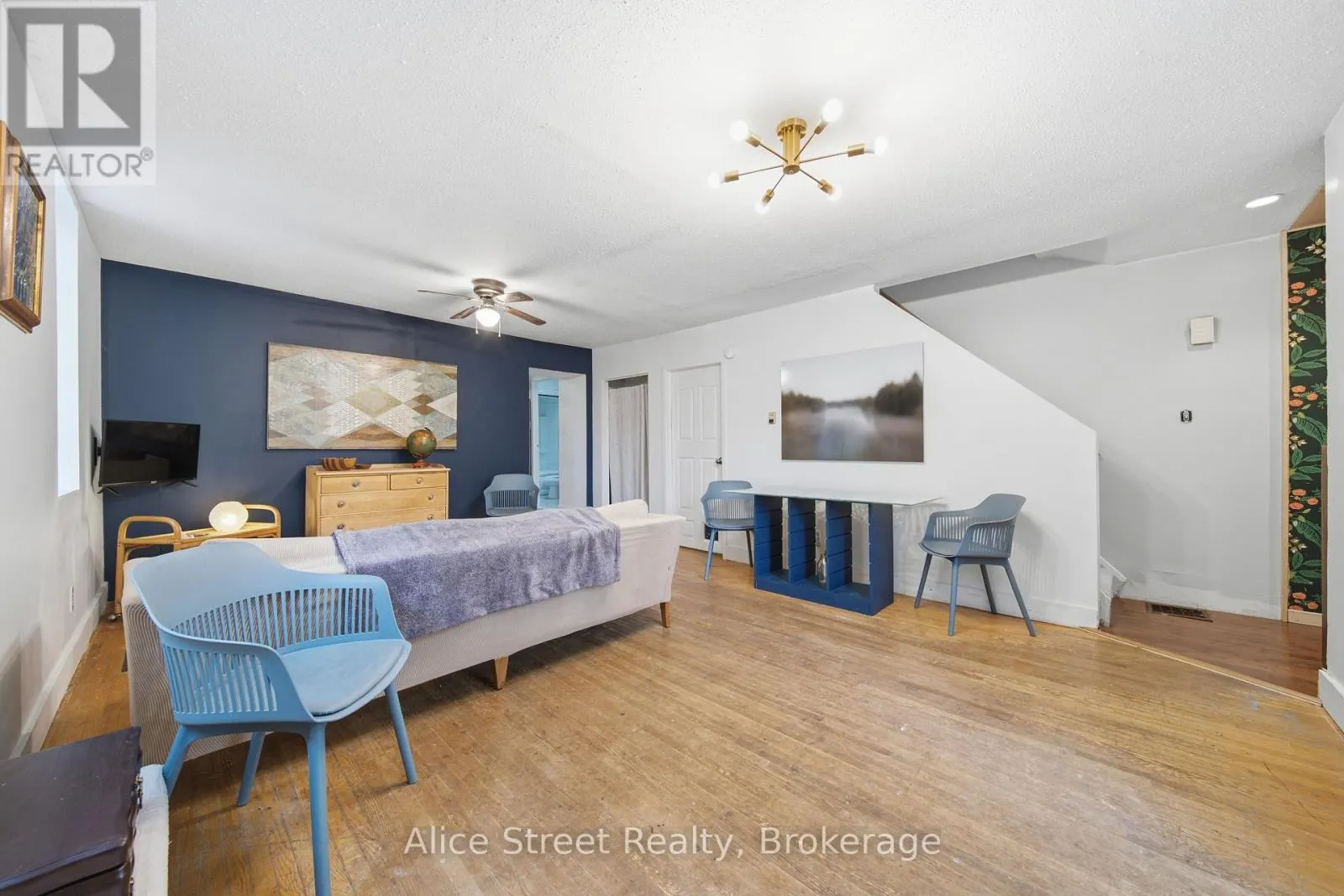 39 ARTHUR STREET N