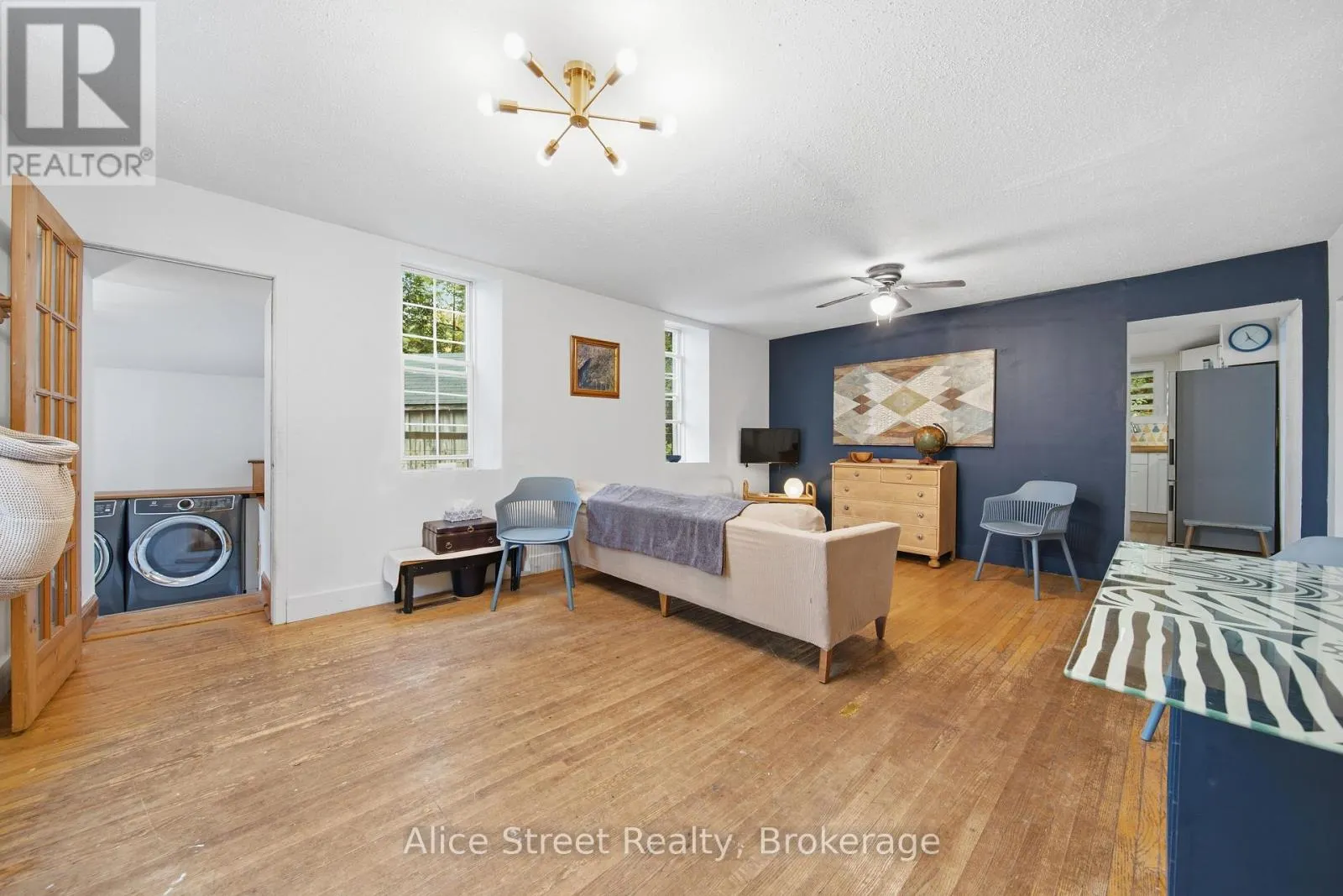 39 ARTHUR STREET N