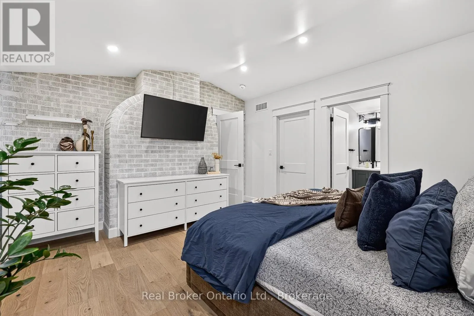 291 BRIARHILL ROAD