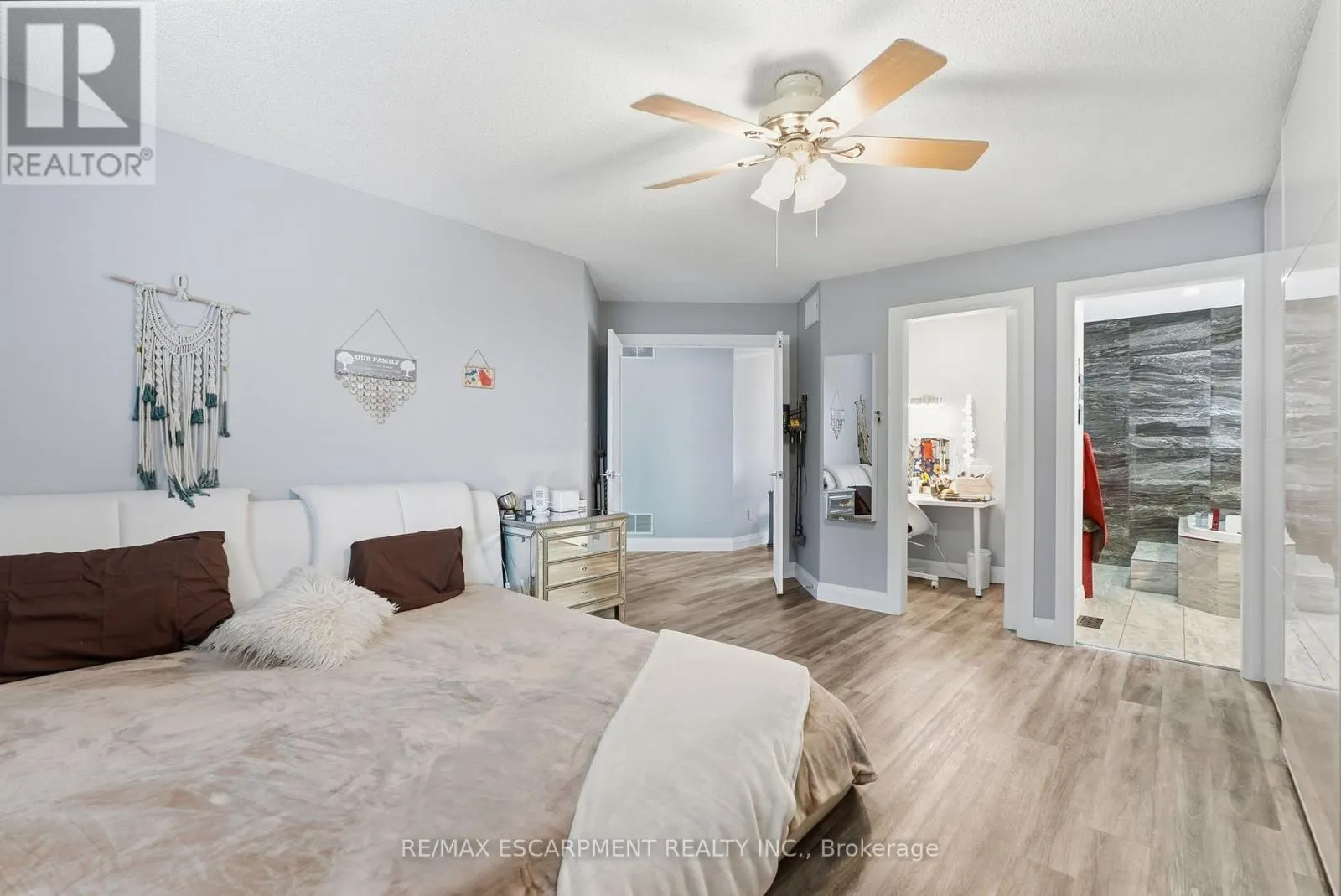231 PARKSIDE DRIVE