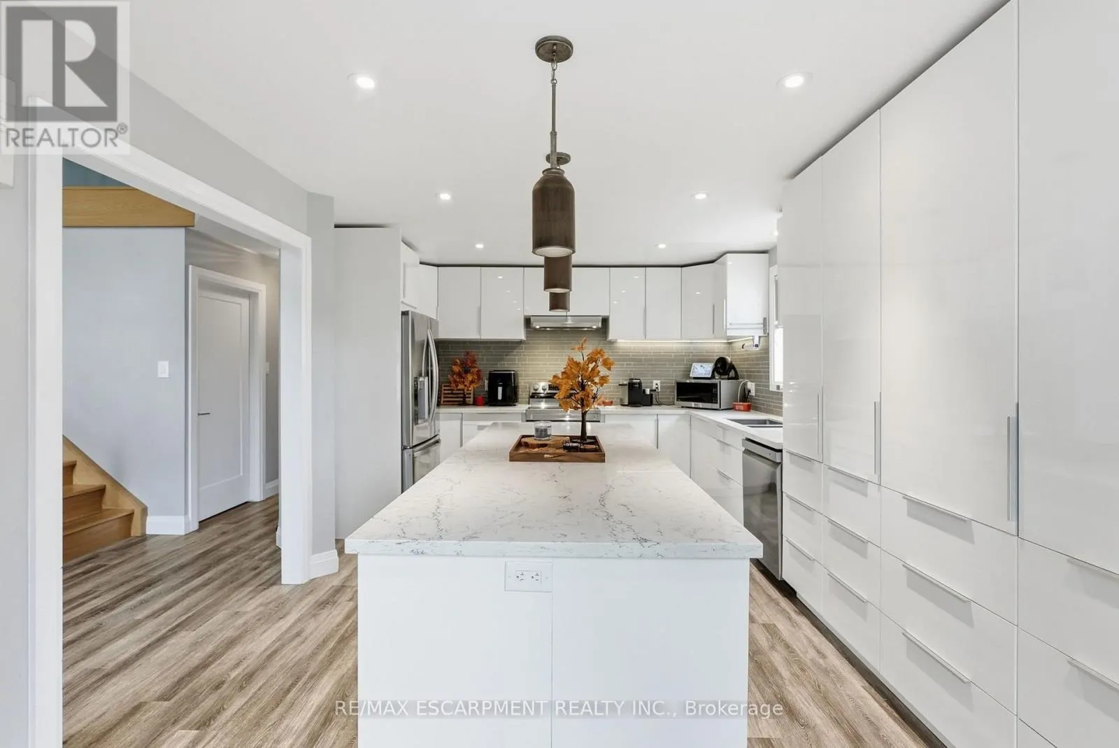 231 PARKSIDE DRIVE