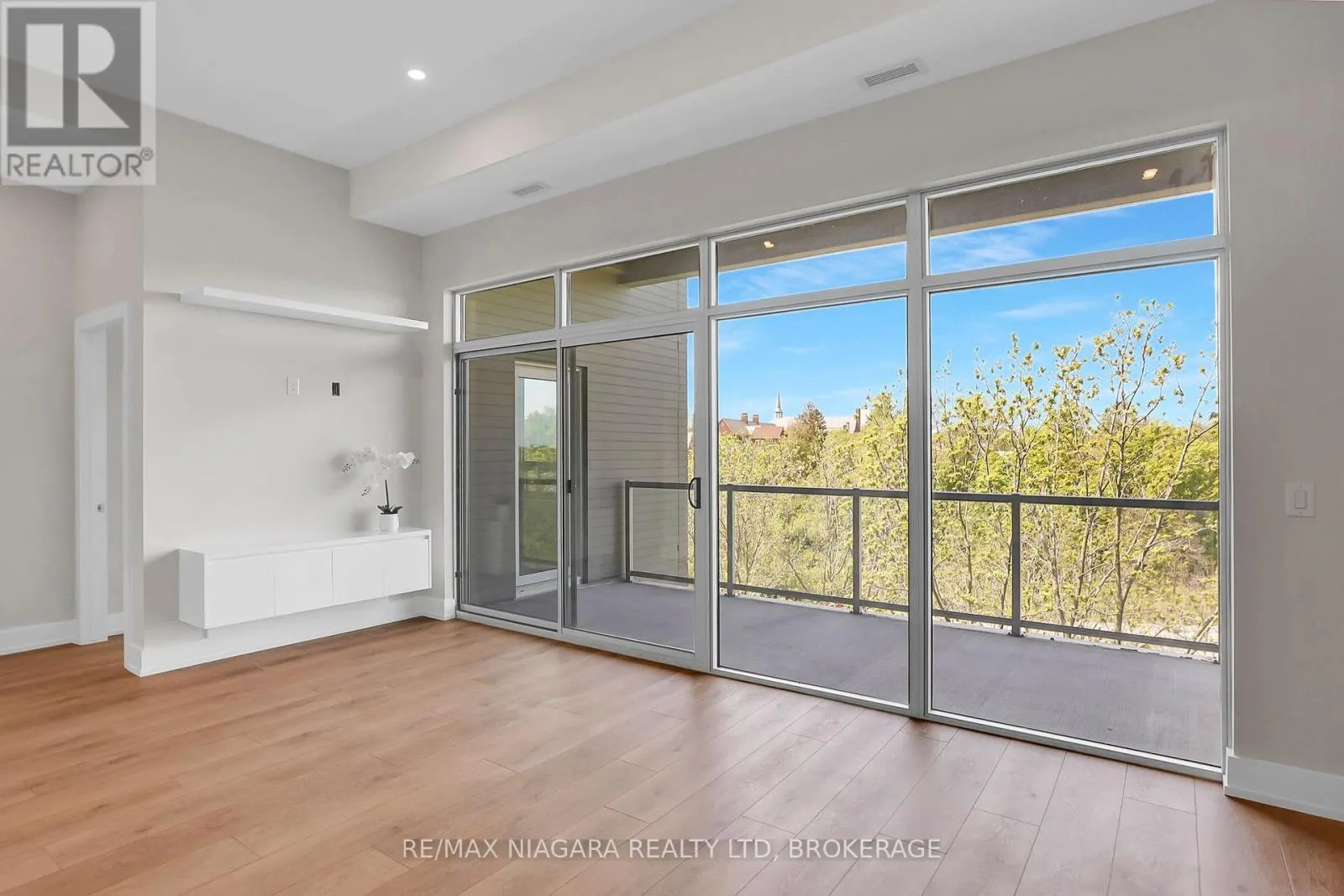 505 - 77 YATES STREET #505