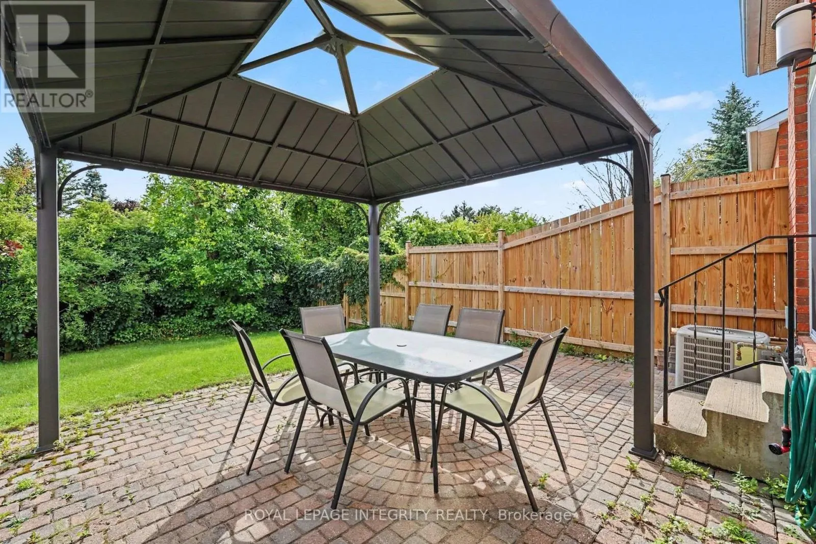 52 BLACKDOME CRESCENT