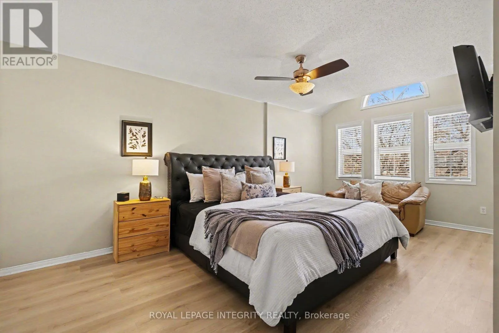 52 BLACKDOME CRESCENT