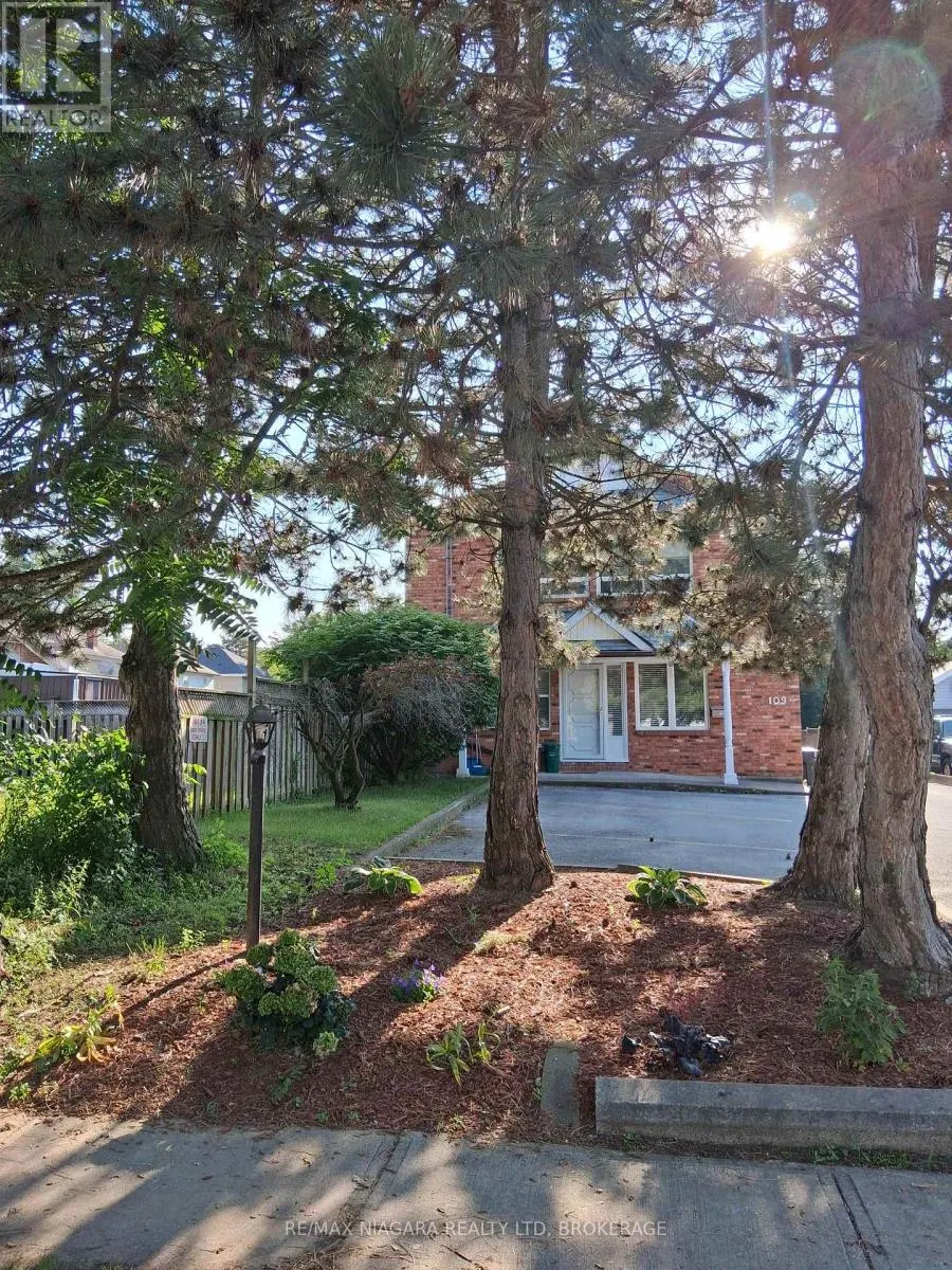 UNIT 1 - 109 GEORGE STREET #Unit 1