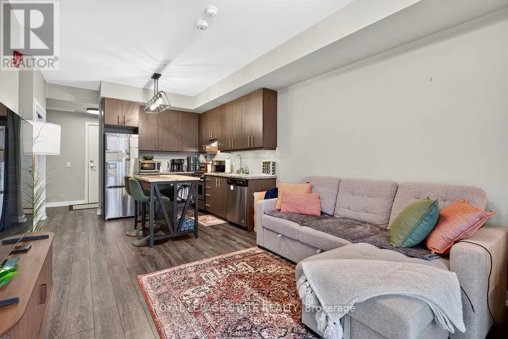 511 - 10 ESPLANADE LANE