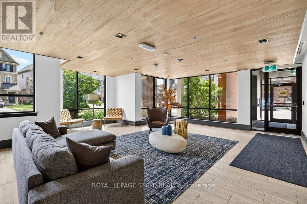 511 - 10 ESPLANADE LANE