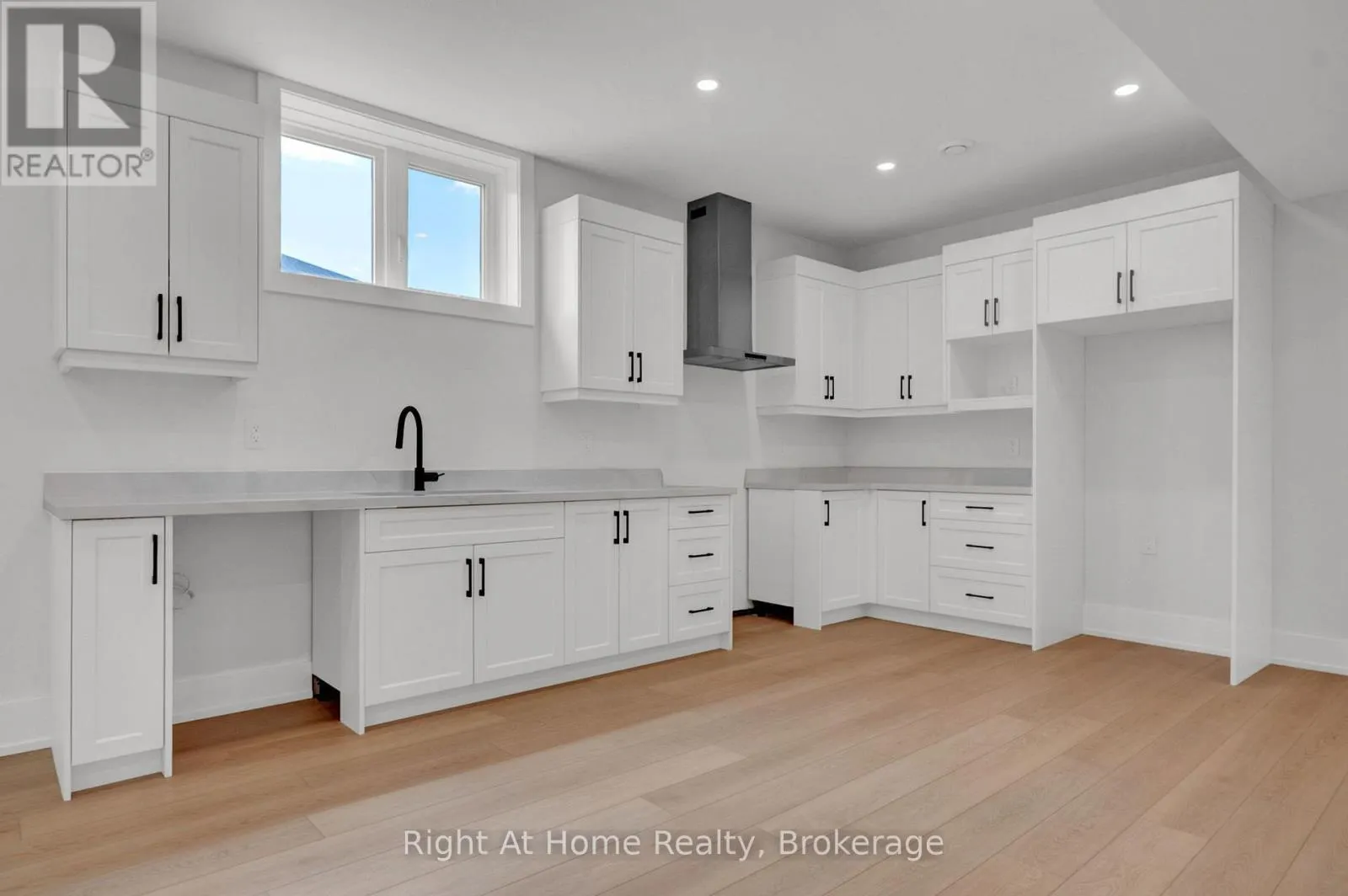213 SUZANNE MESS BOULEVARD