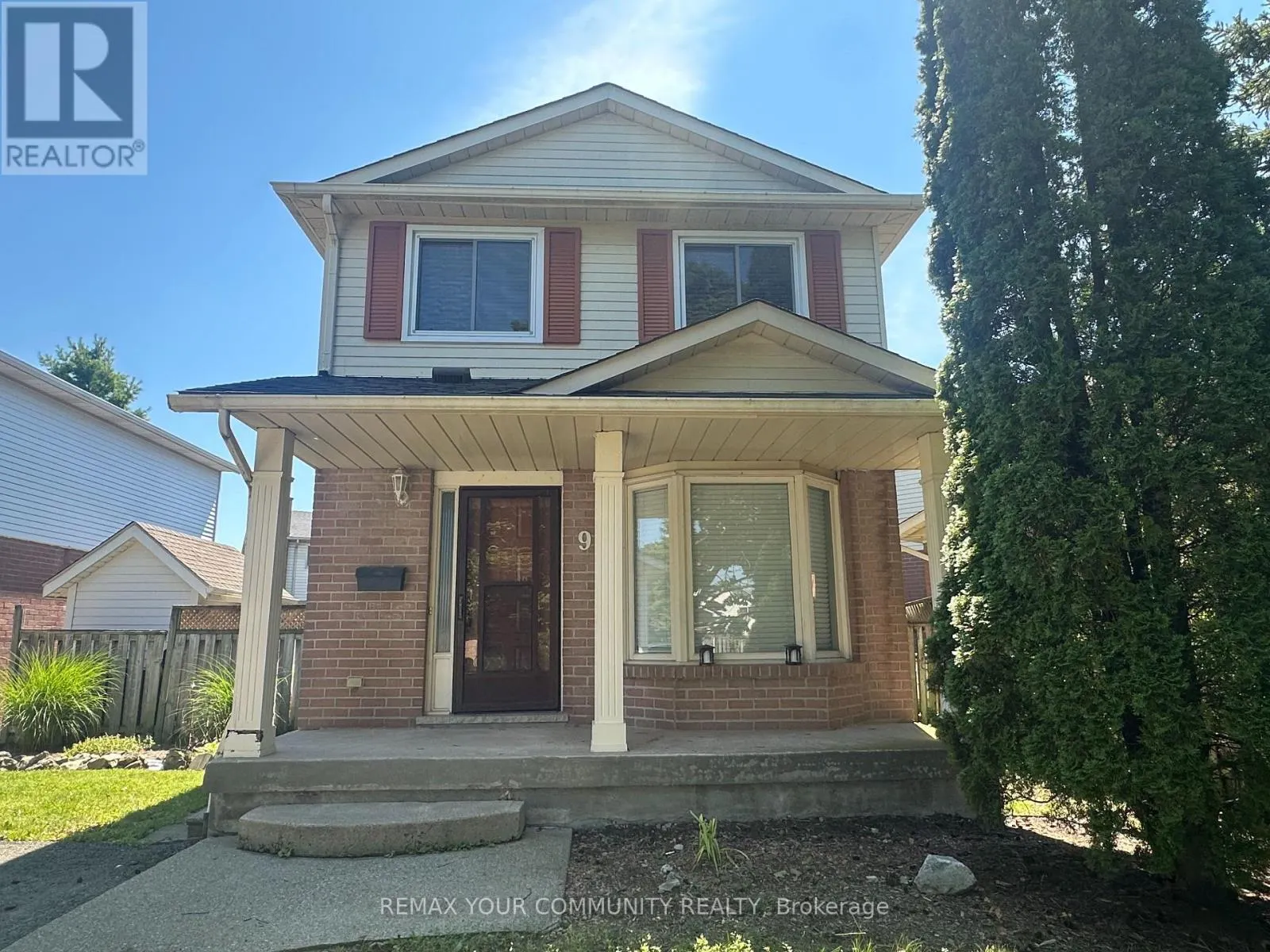 9 BUCHANAN CRESCENT