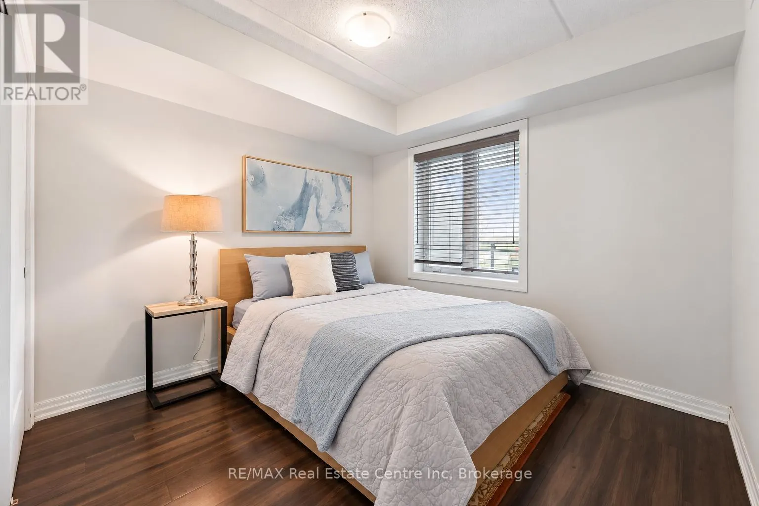 106 - 104 SUMMIT RIDGE DRIVE #106