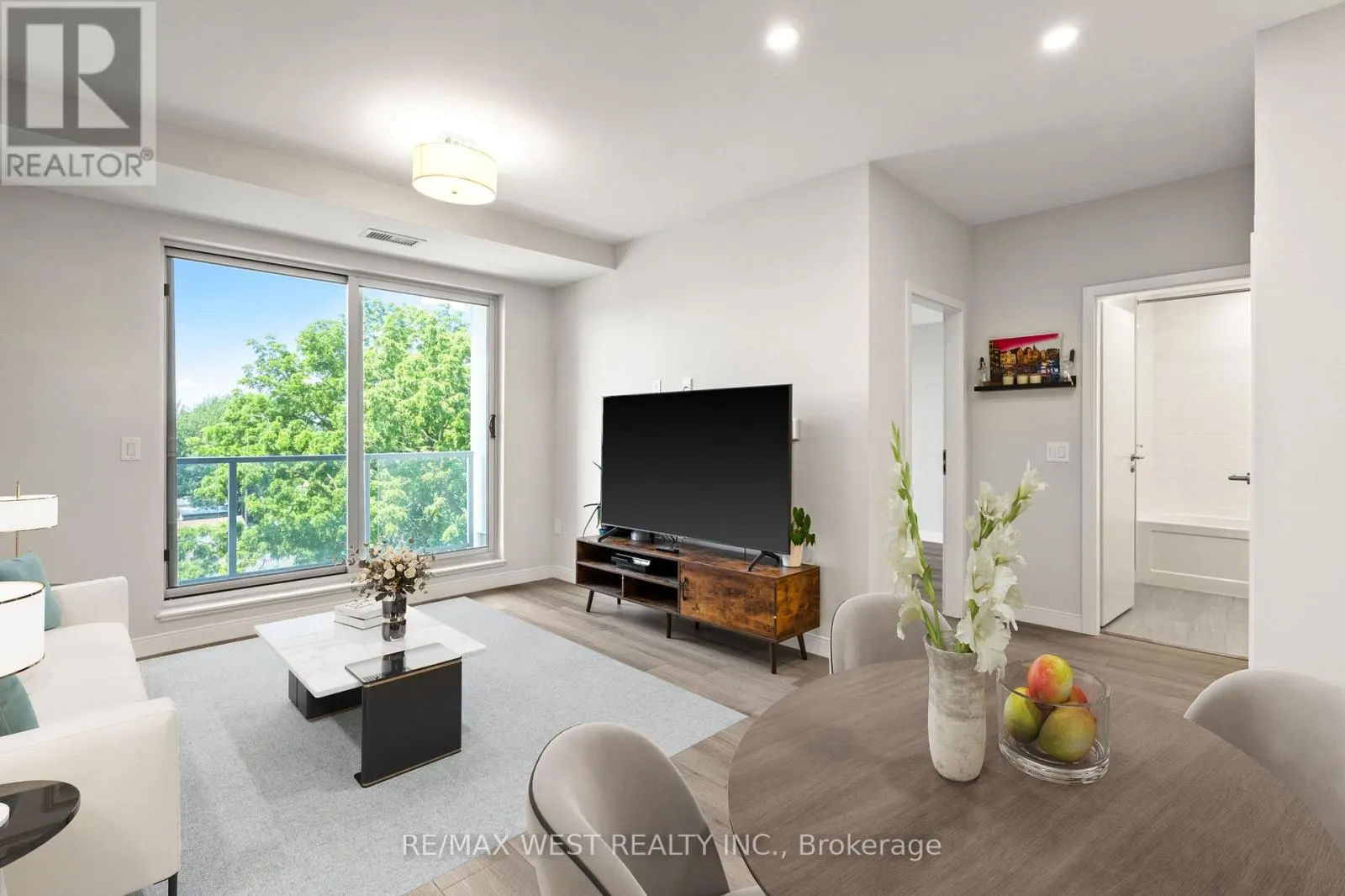 502 - 118 WEST STREET