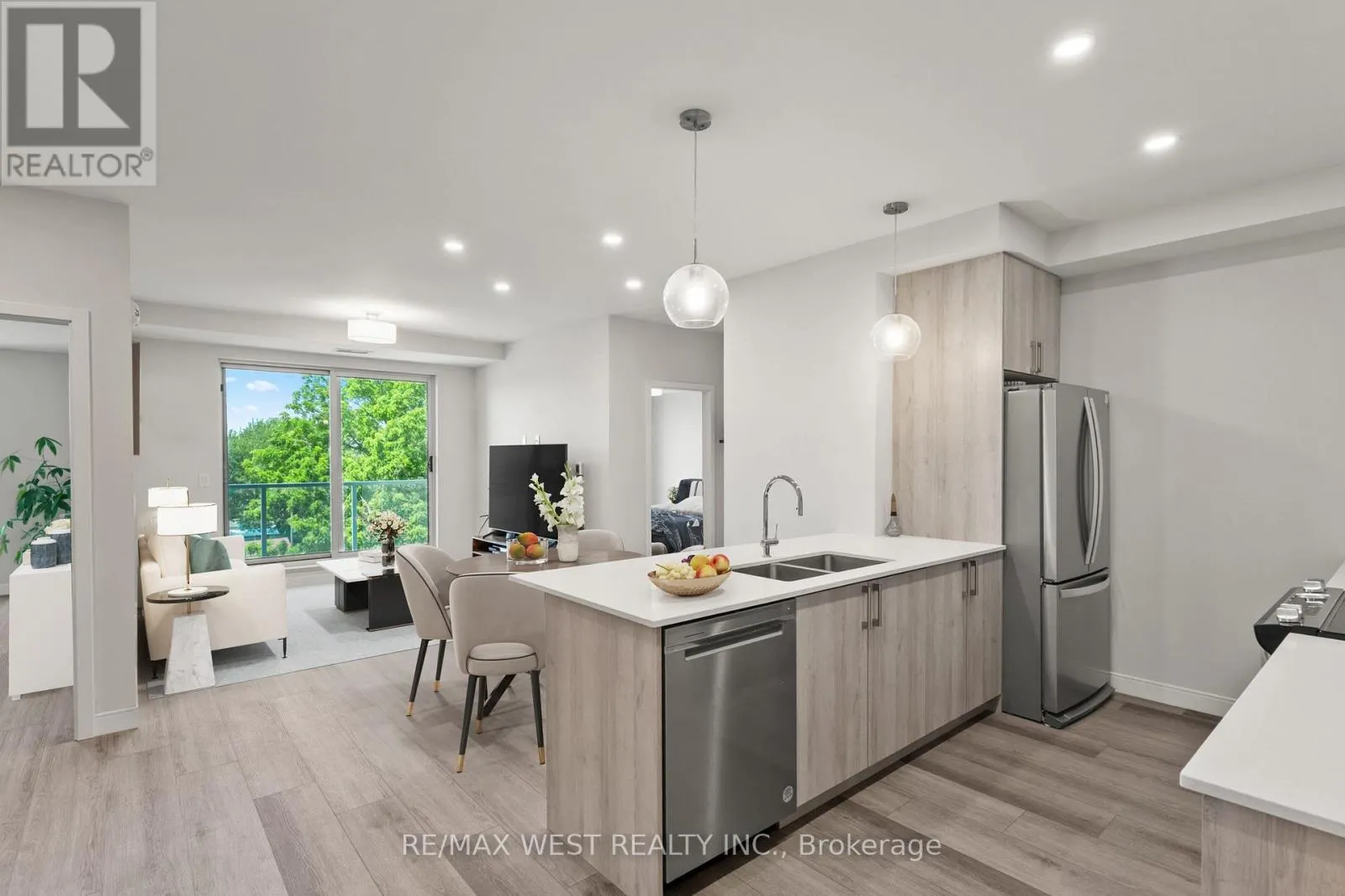 502 - 118 WEST STREET