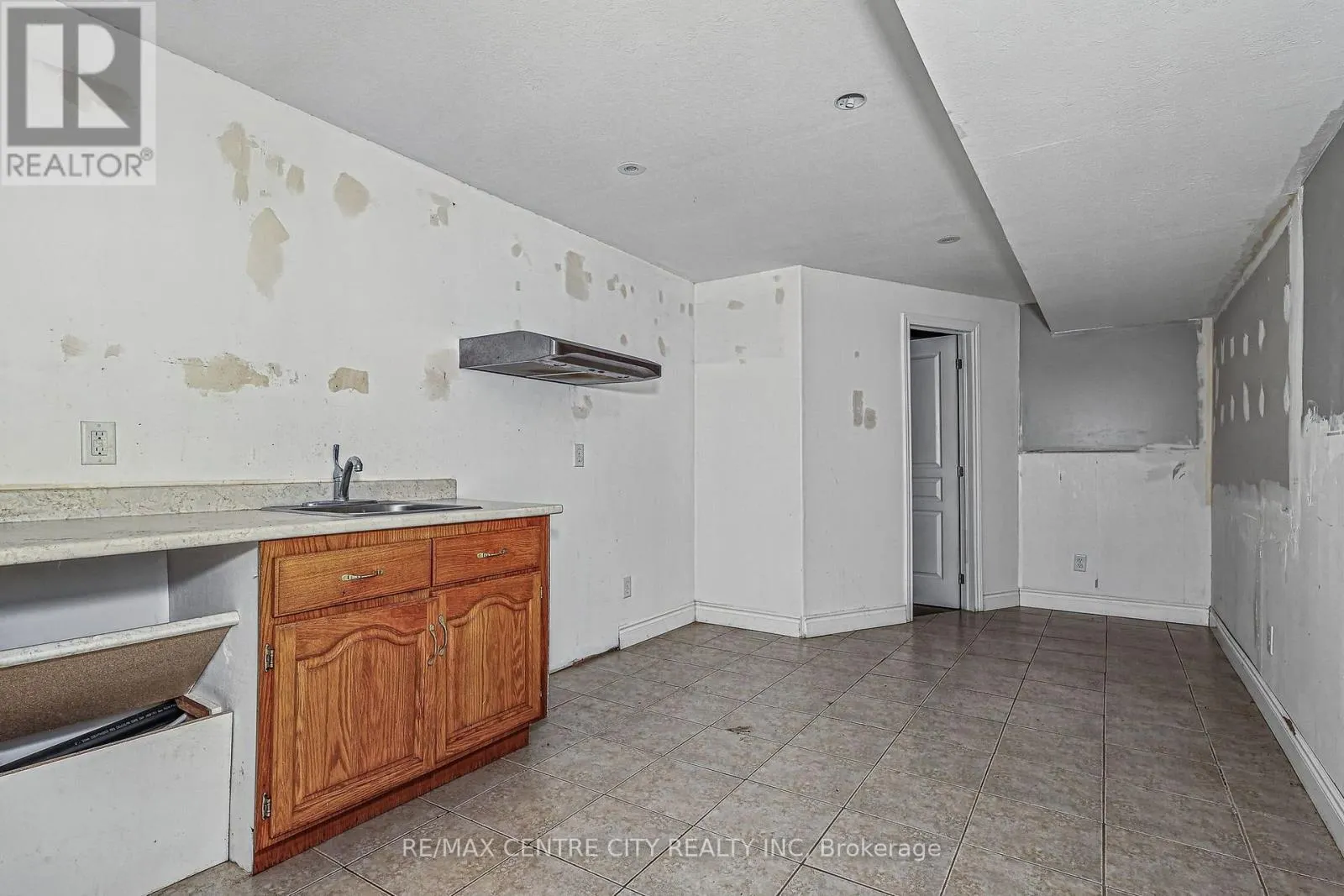 37 JUNO DRIVE