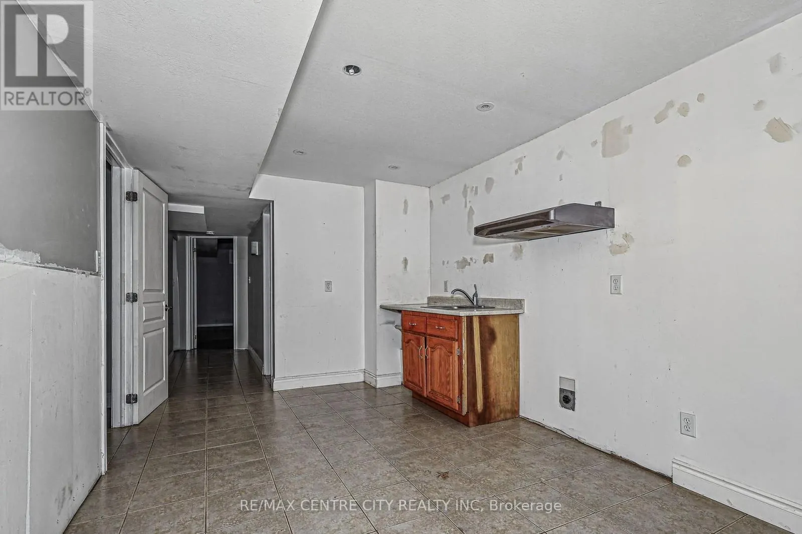 37 JUNO DRIVE