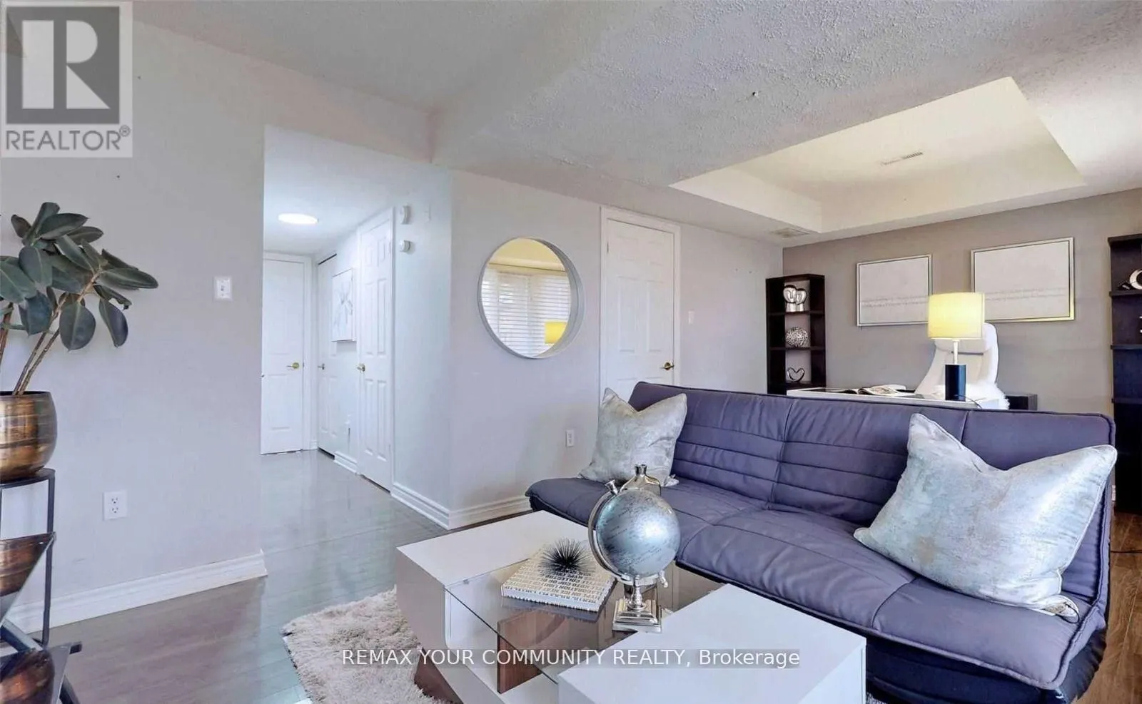 31 - 310 CHRISTOPHER DRIVE