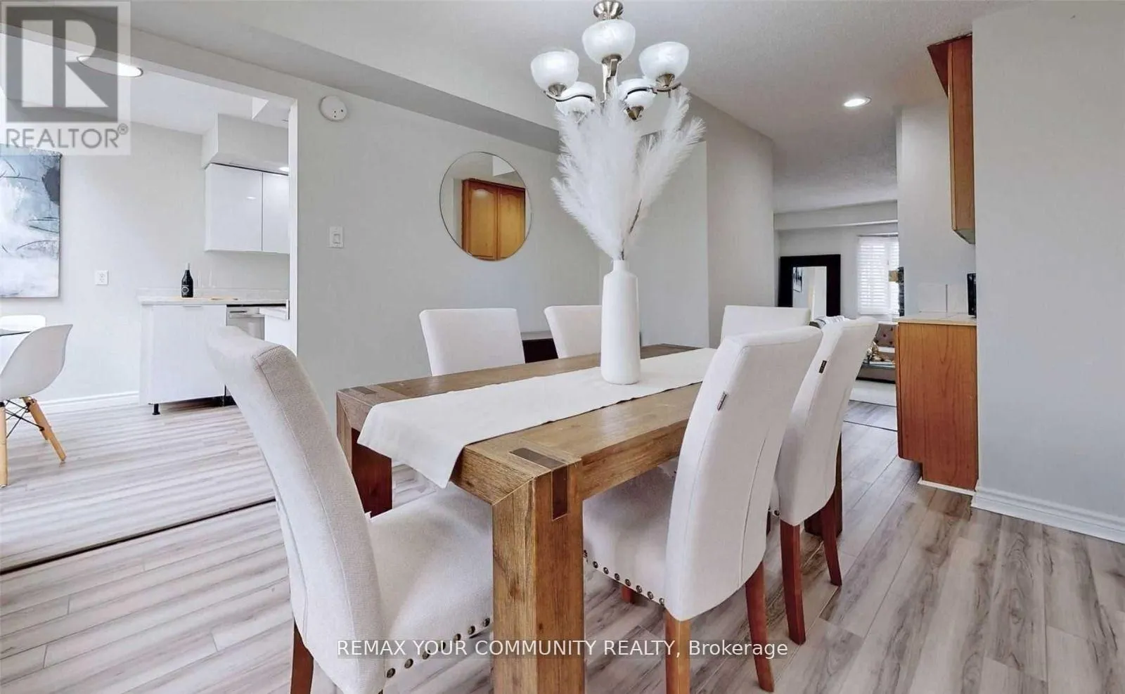 31 - 310 CHRISTOPHER DRIVE