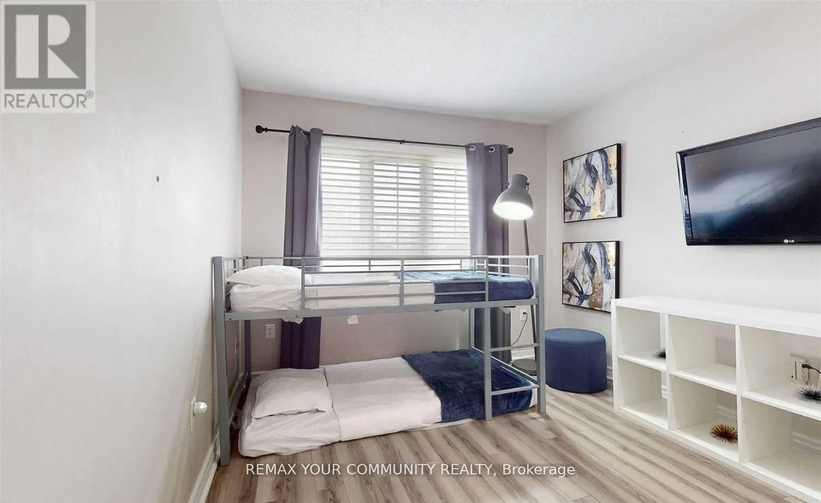 31 - 310 CHRISTOPHER DRIVE