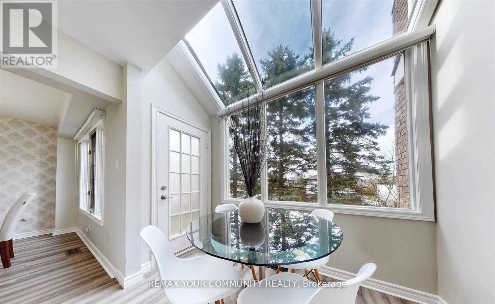 31 - 310 CHRISTOPHER DRIVE