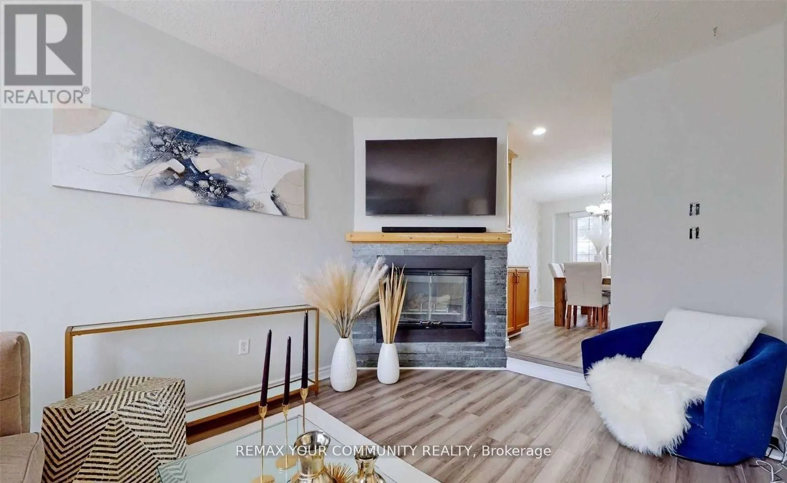 31 - 310 CHRISTOPHER DRIVE