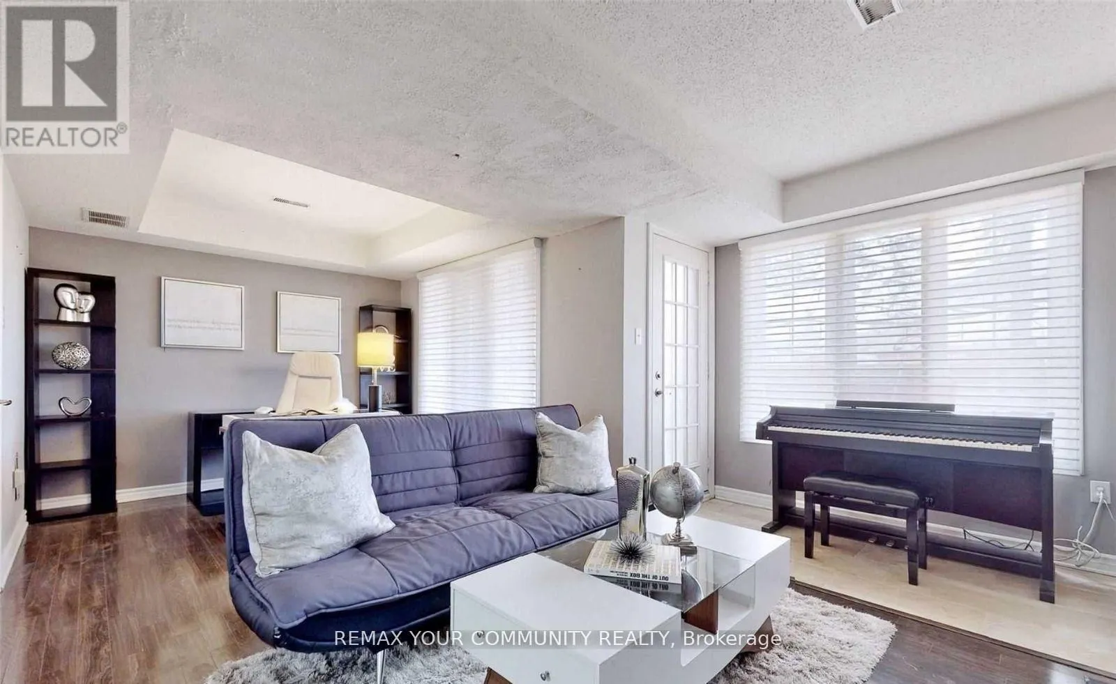 31 - 310 CHRISTOPHER DRIVE