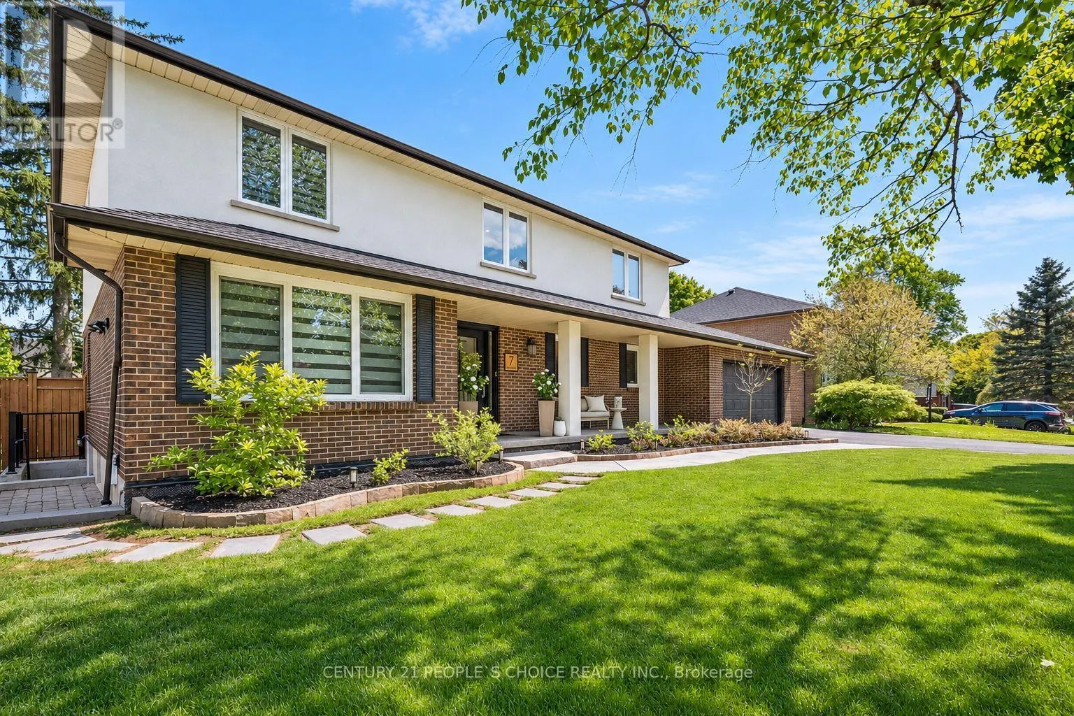 7 CARL CRESCENT