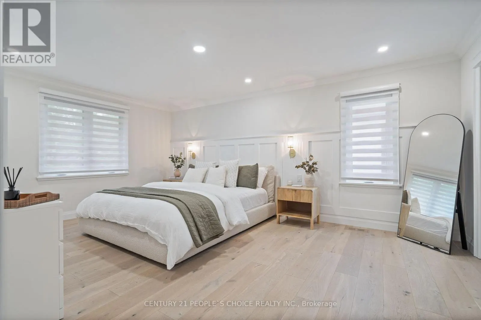 7 CARL CRESCENT