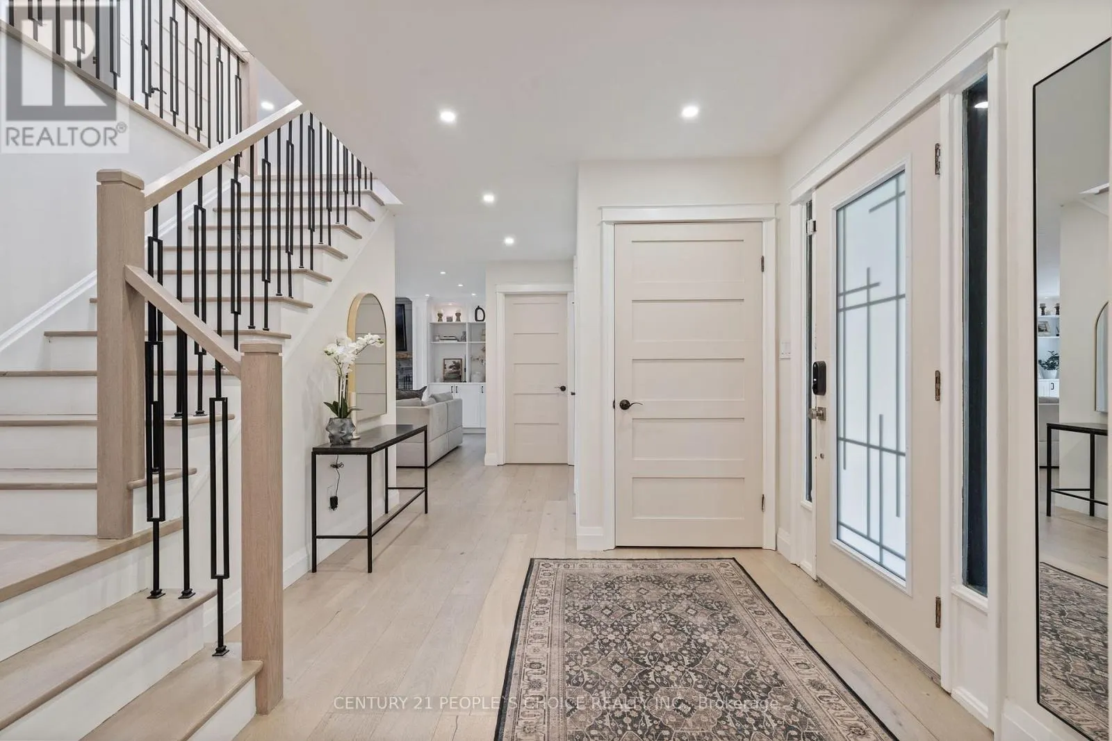 7 CARL CRESCENT