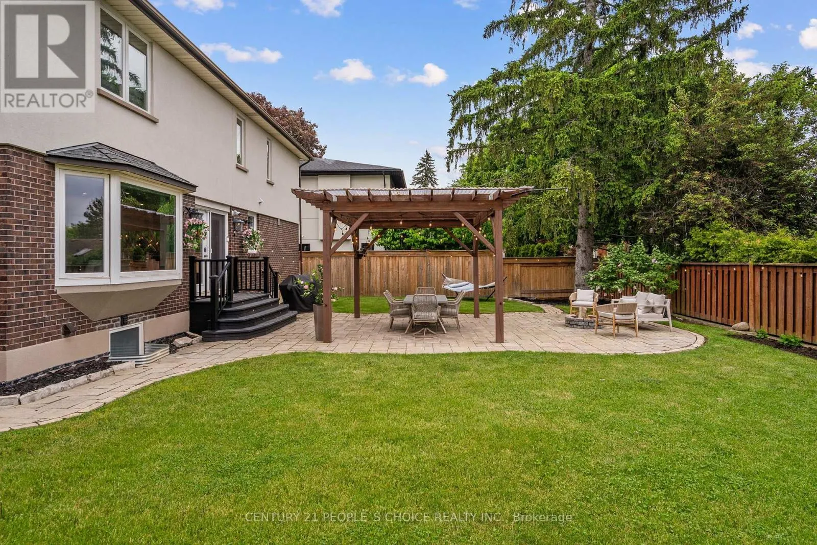 7 CARL CRESCENT