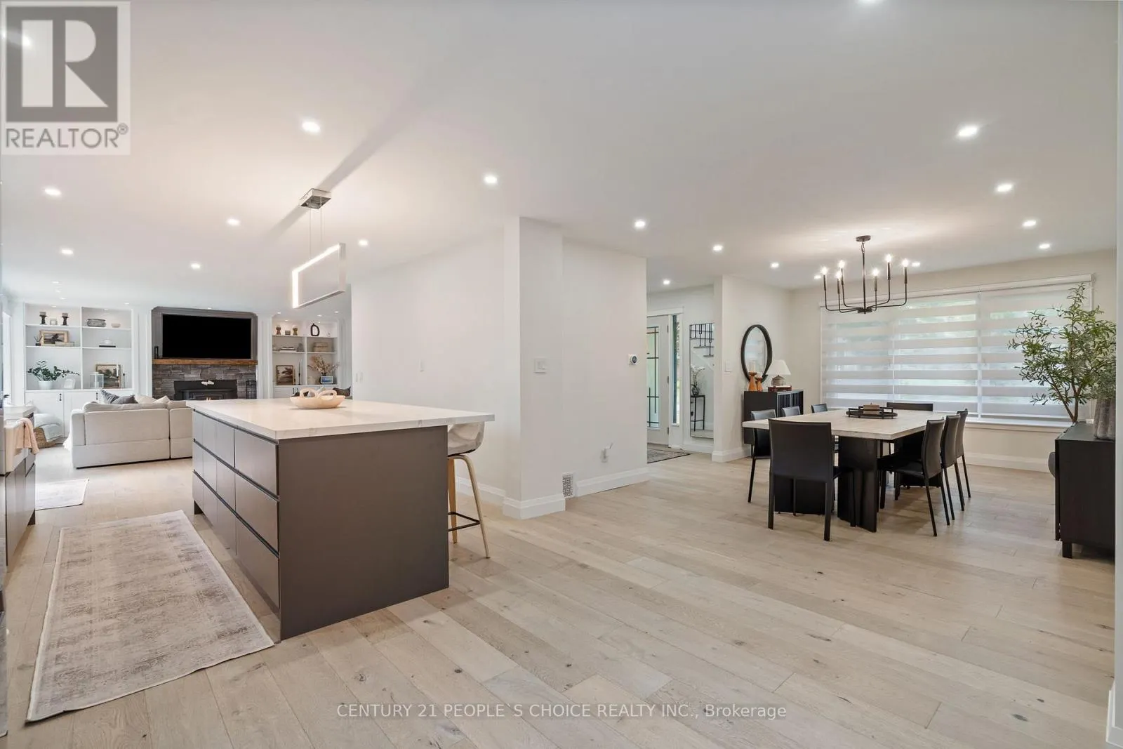 7 CARL CRESCENT