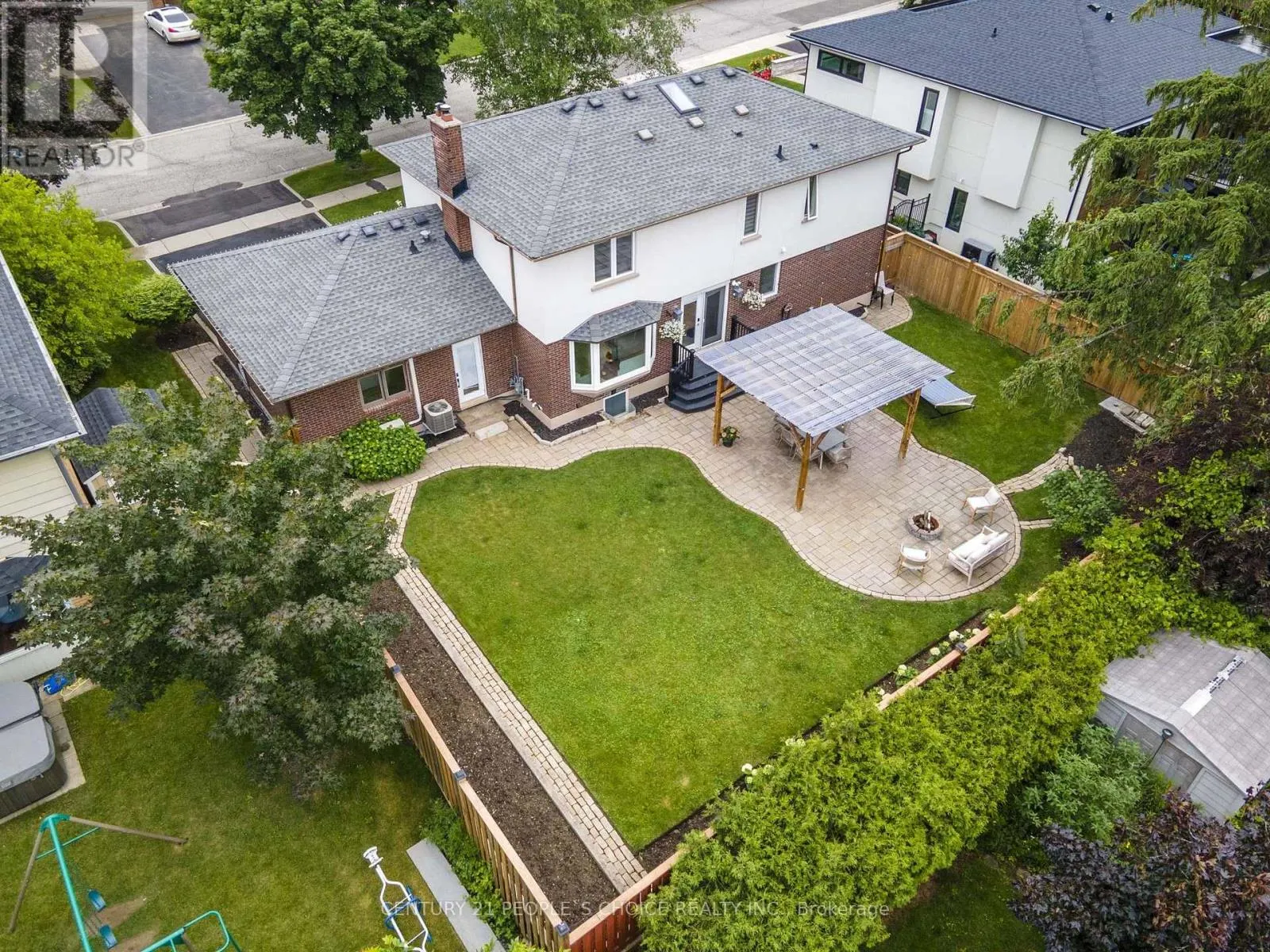 7 CARL CRESCENT